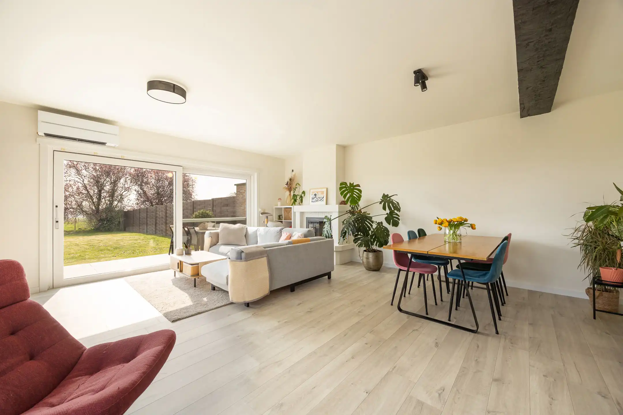 Instapklare halfopen bebouwing met zicht op velden foto 3