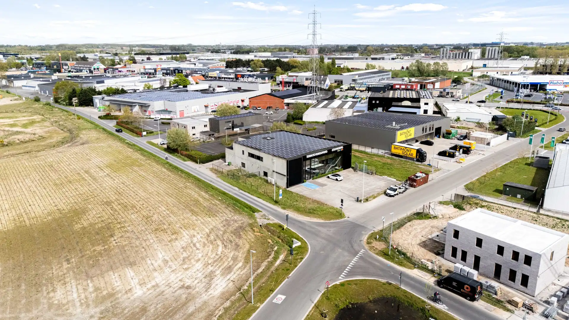 Polyvalent bedrijfsgebouw met woonst op strategische locatie te koop foto 17