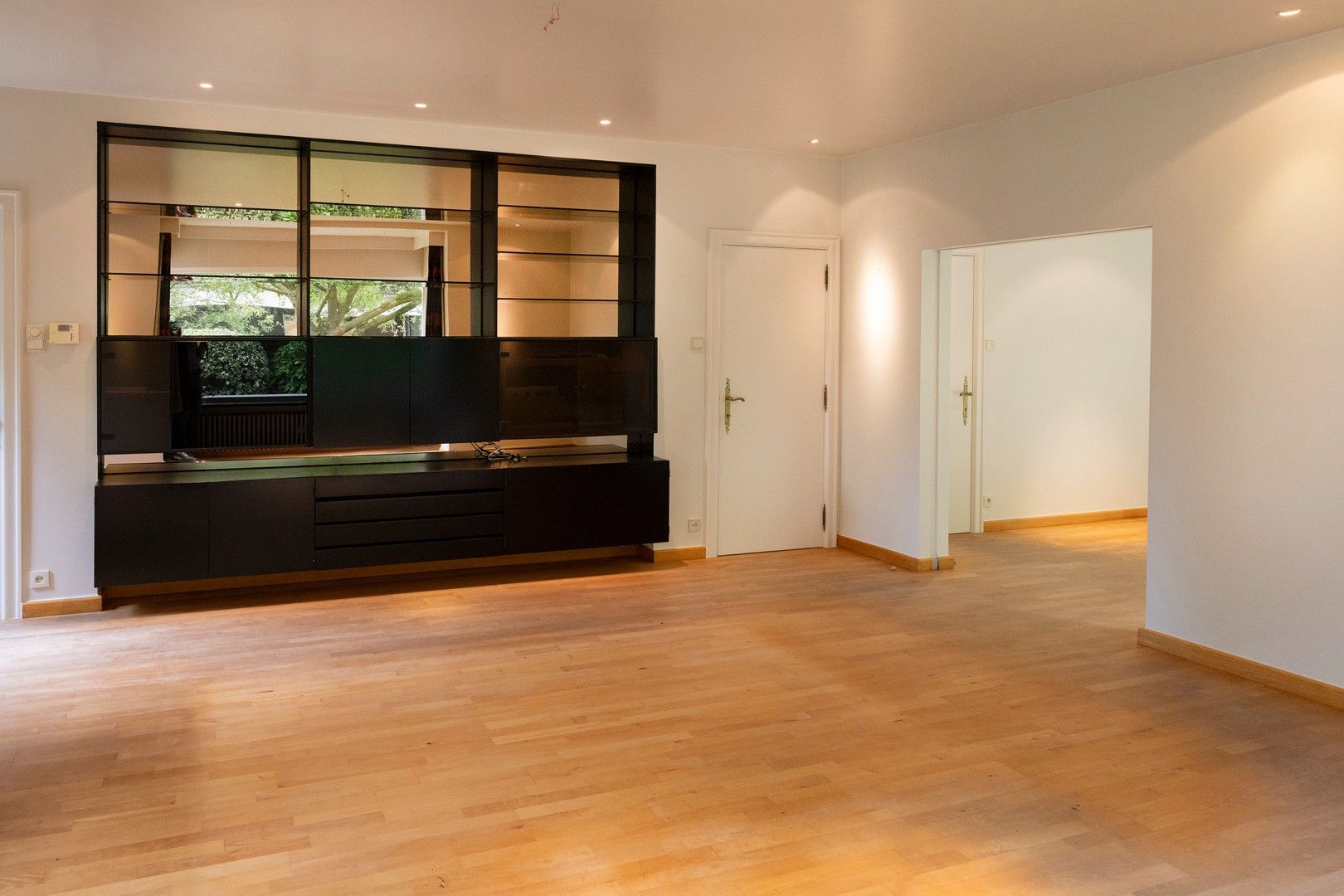 Statige villa met 5 slaapkamers en mooie, volwassen tuin. foto 5