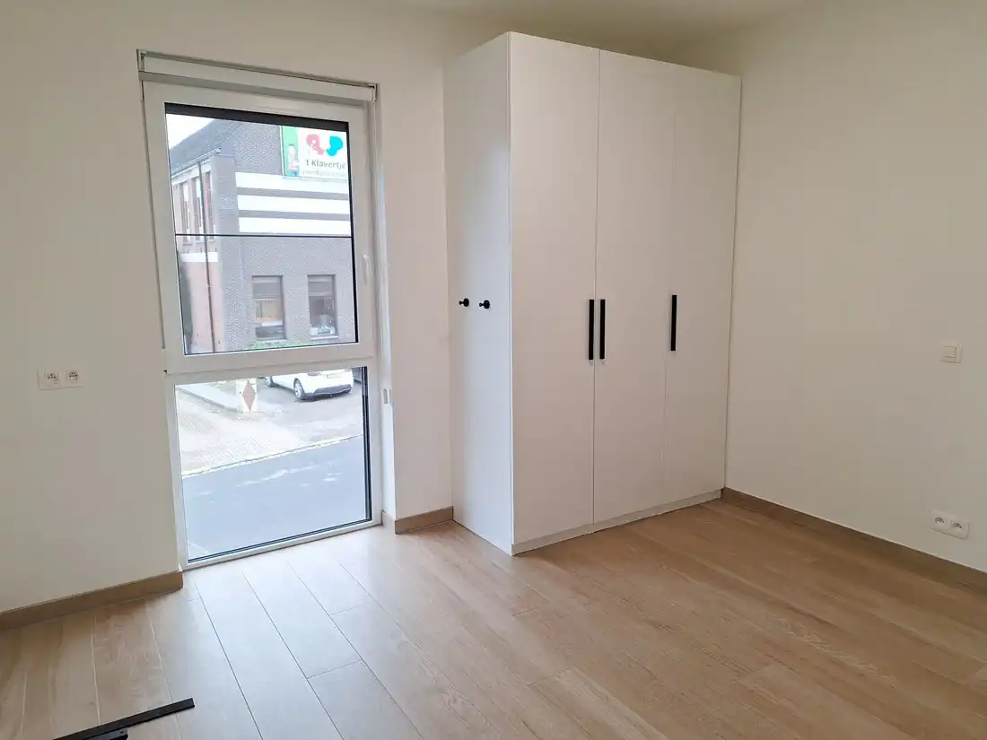 Modern instapklaar appartement te Koersel centrum foto 14