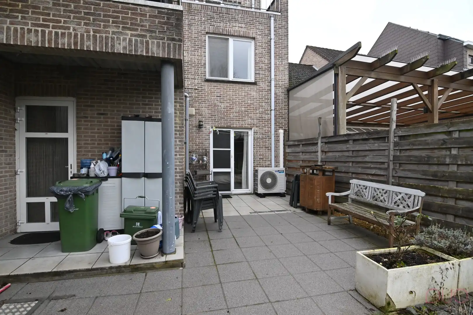 Gerenoveerd én gelijkvloers appartement met tuin in hartje Sint-Truiden. foto 12