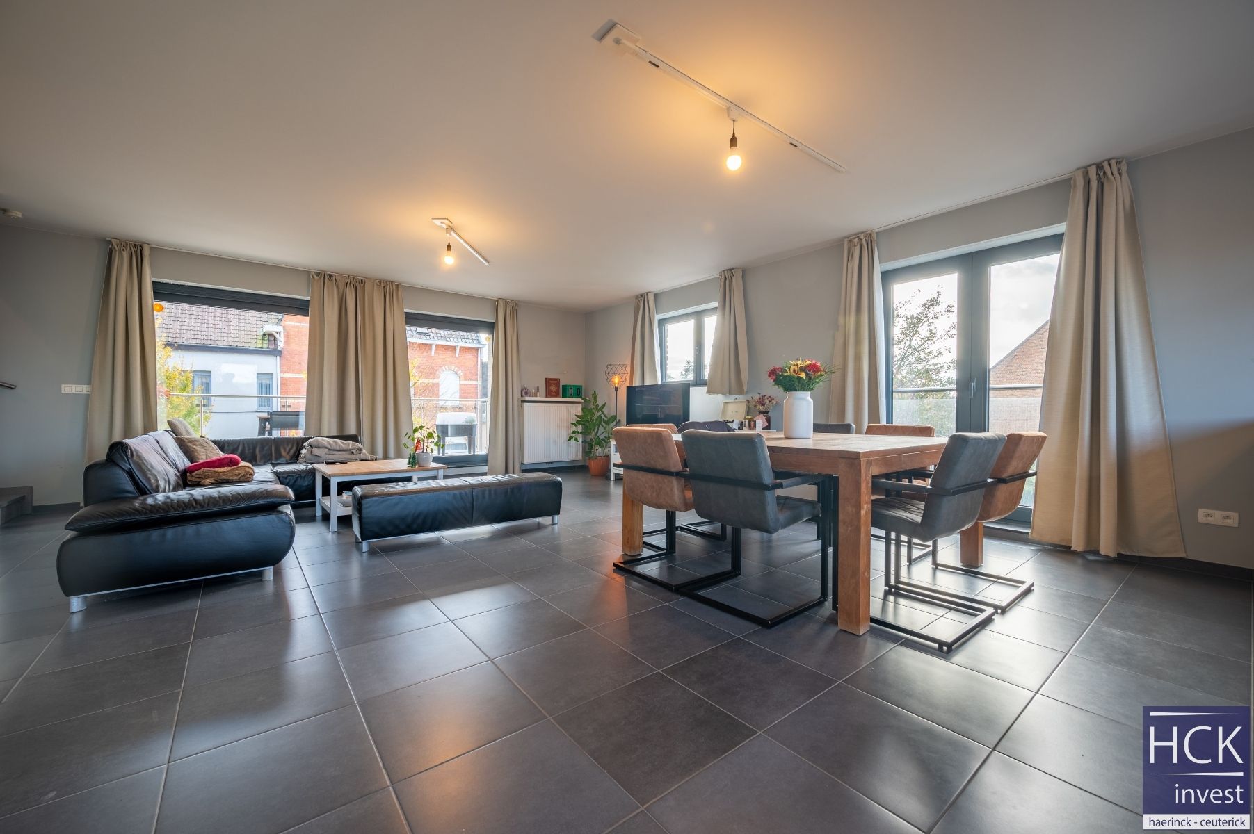 OUDENAARDE - Uitzonderlijk RUIM duplex-app. met 3 SLP. en TERRAS! foto 2