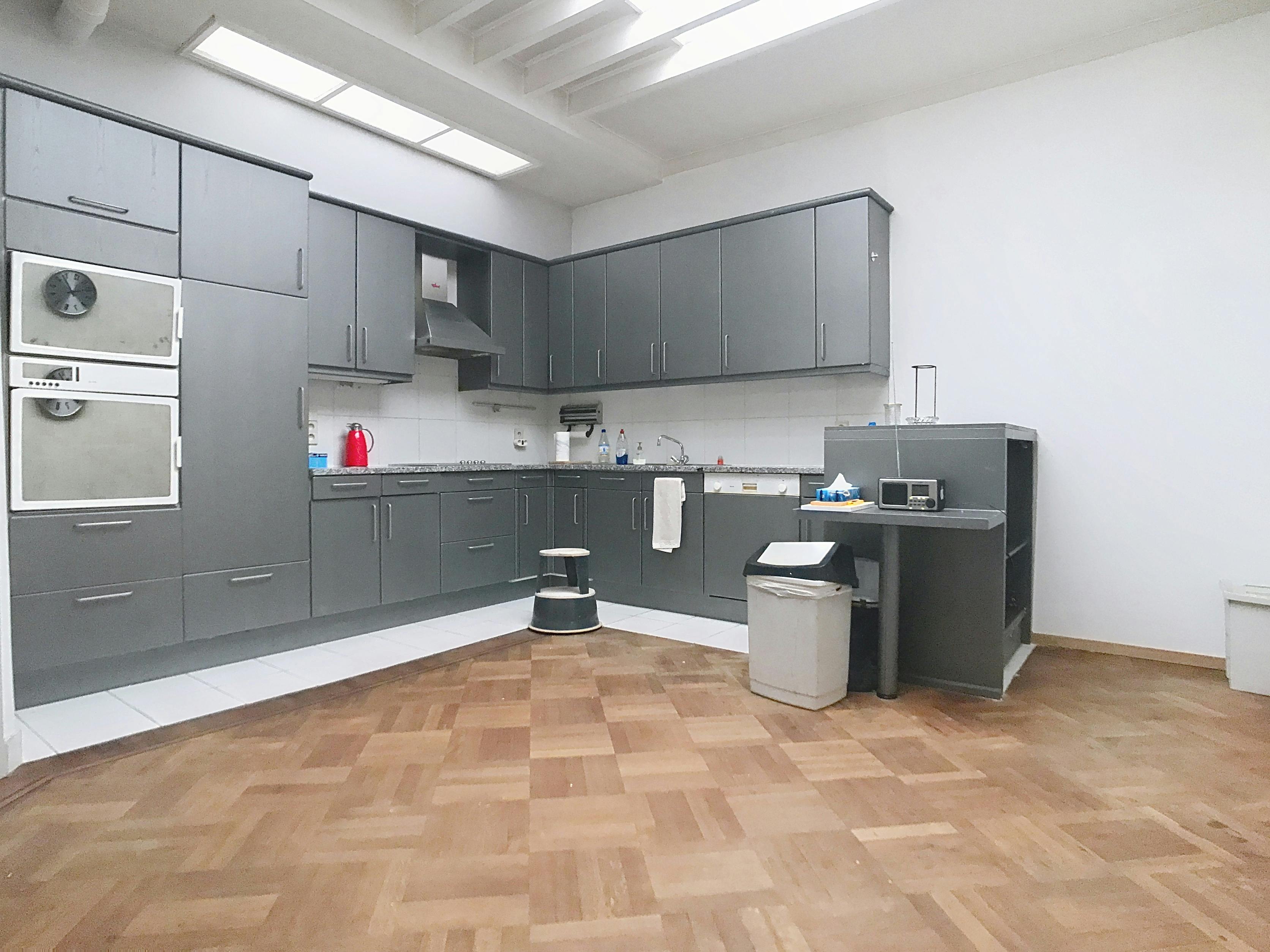 Handelspand met woning te koop in Borgerhout foto 7