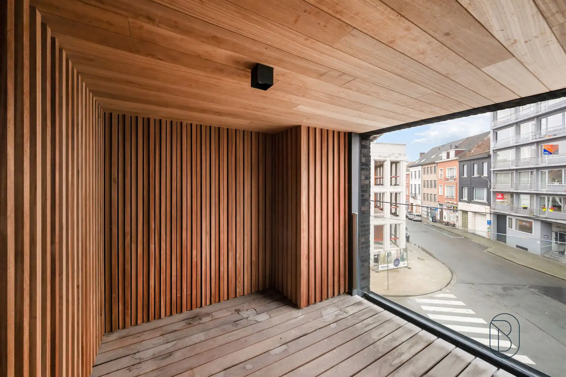 Kwalitatief 2-slaapkamerappartement met terras in Kortrijk foto 3