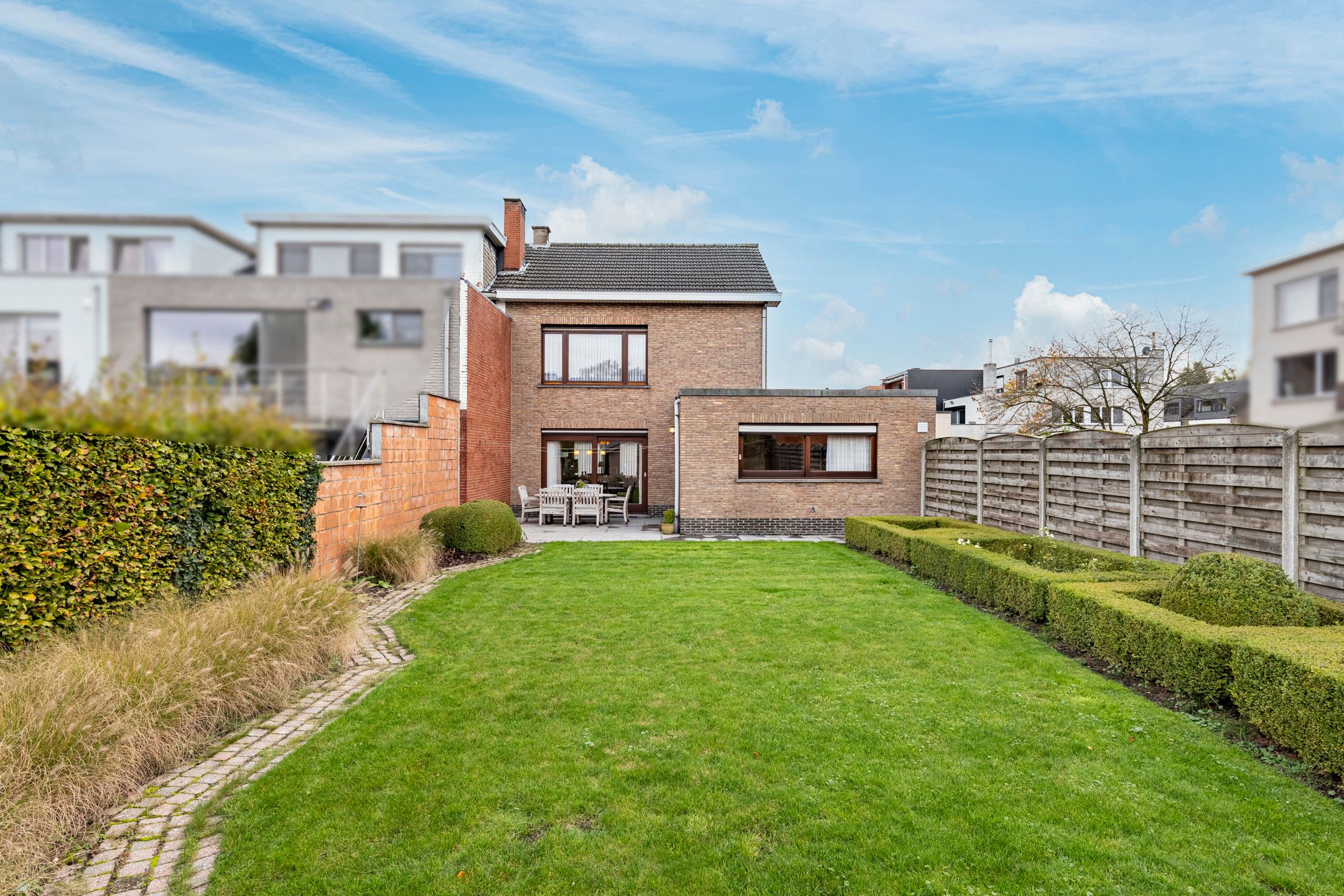 Charmante stadswoning nabij jachthaven met 3 slks en garage foto 2