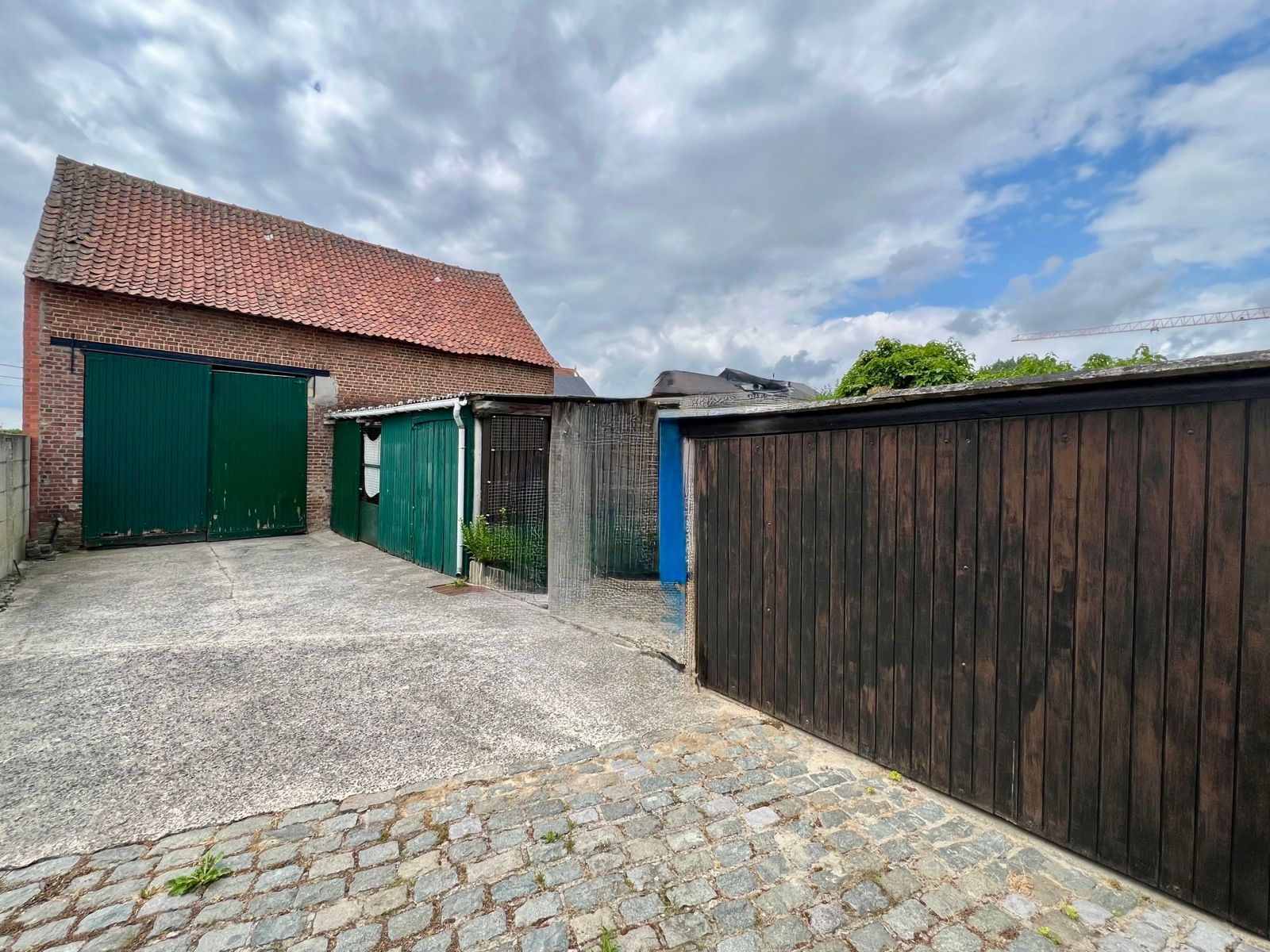 Hoeve met woning, stal en schuur met authentieke elementen. foto 26