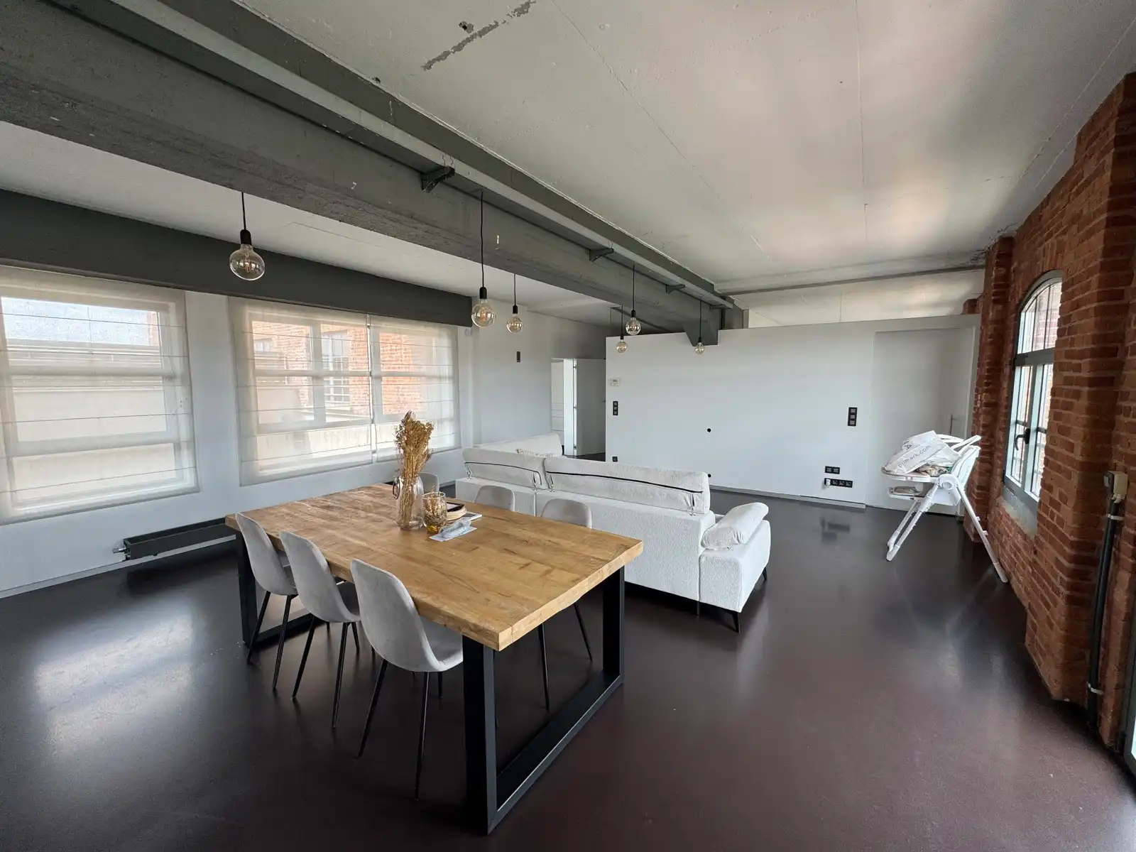Unieke loft met 2 slaapkamers, terras en zicht op de vaart foto 7