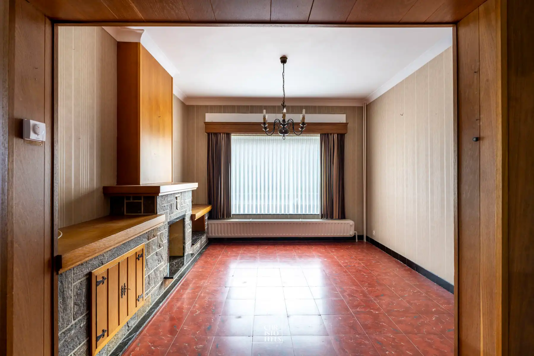 Te renoveren woning (199m²) in een rustige woonomgeving te Lanaken! foto 3