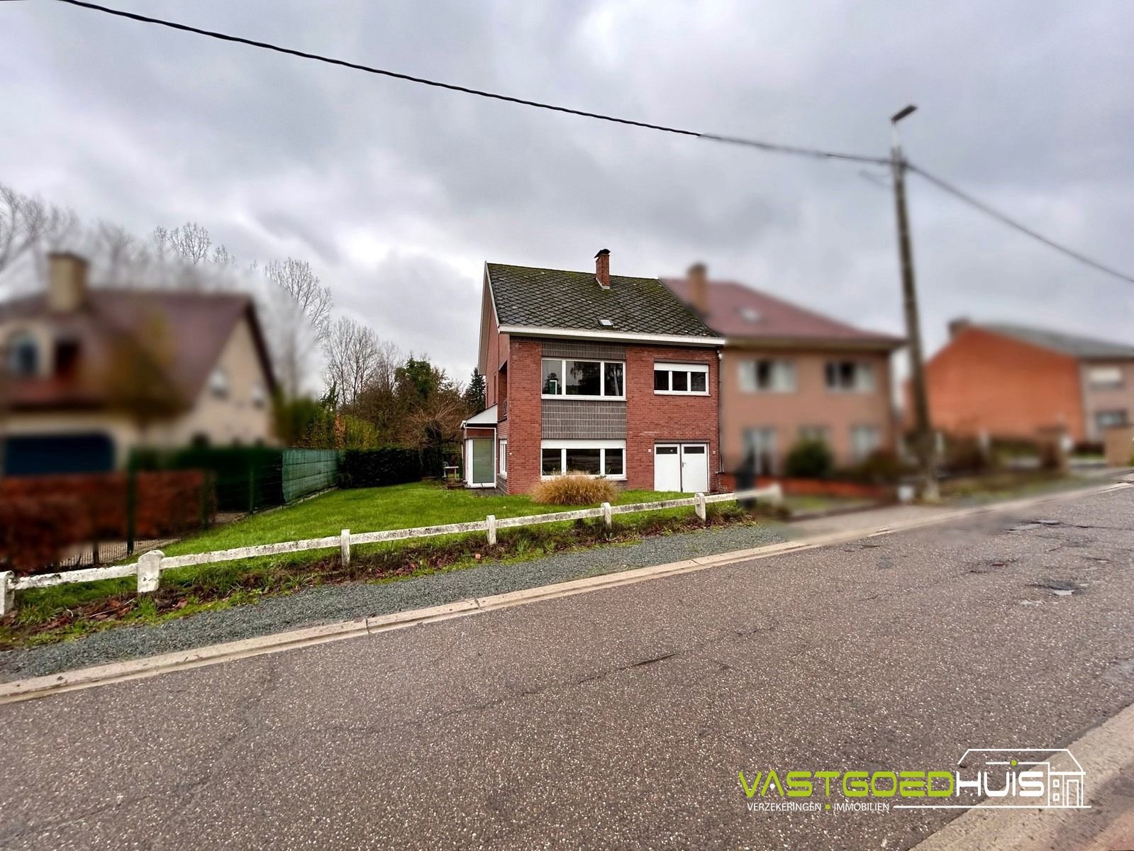 Hoofdfoto van de publicatie: Karaktervolle, halfopen bebouwing met garage en tuin