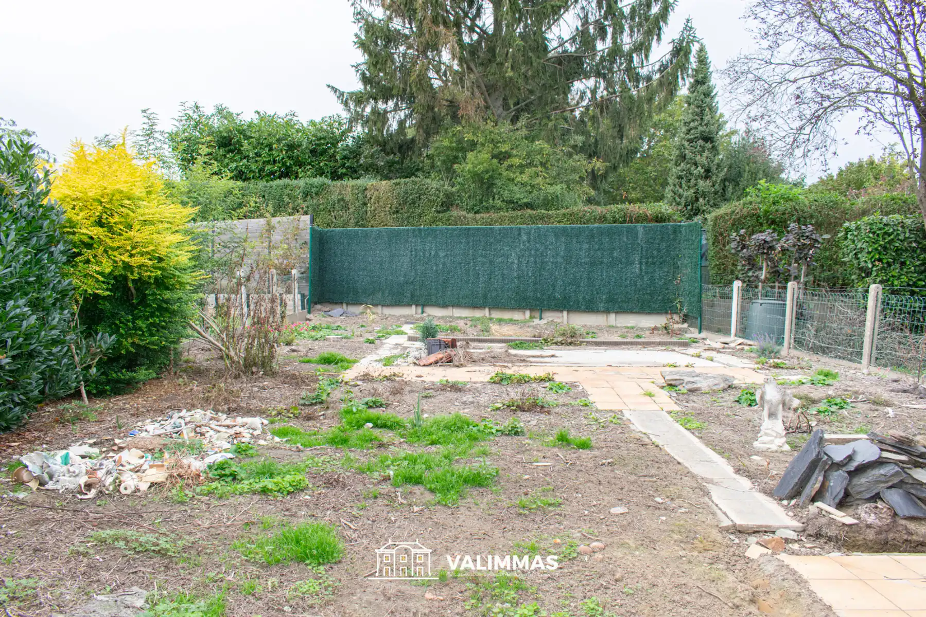 Centrum: op te knappen driegevelwoning met garage en tuin... foto 11