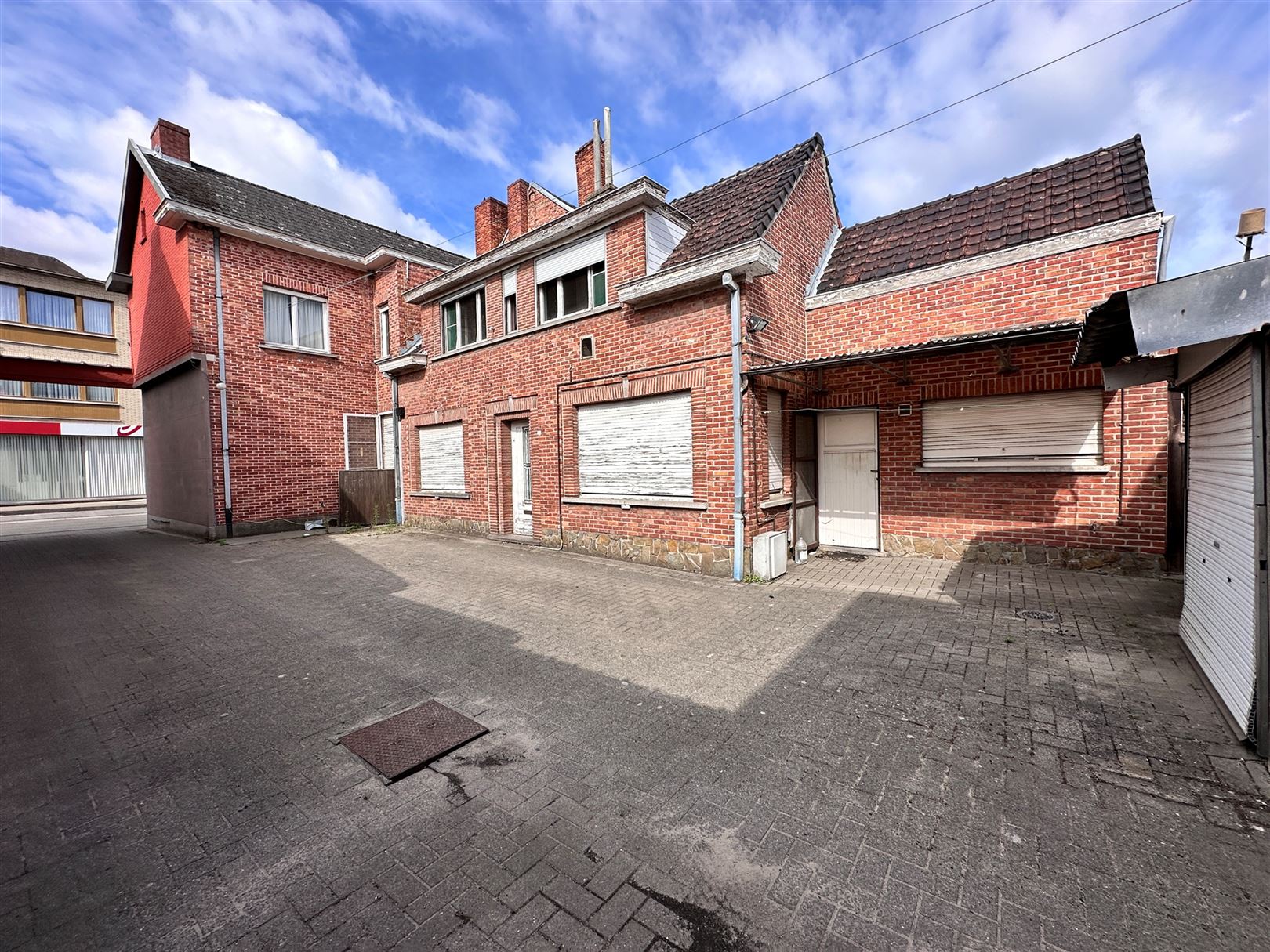 Te renoveren woning met potentieel gelegen in het landelijke Wichelen foto 16