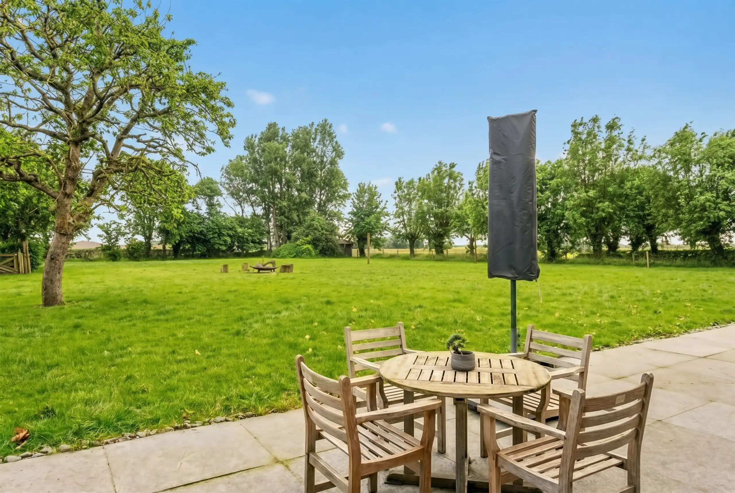 Opmerkelijk, gerestaureerde u- vormige hoeve  op 8.067 m² foto 9