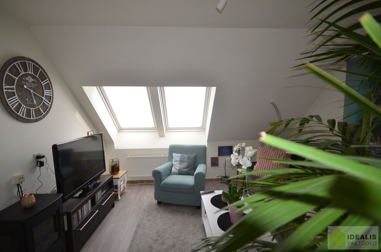CENTRAAL GELEGEN OPBRENGSTEIGENDOM MET 3 APPARTEMENTEN IN HET CENTRUM VAN LOMMEL OP RUIM PERCEEL VAN 9A 35CA! foto 11