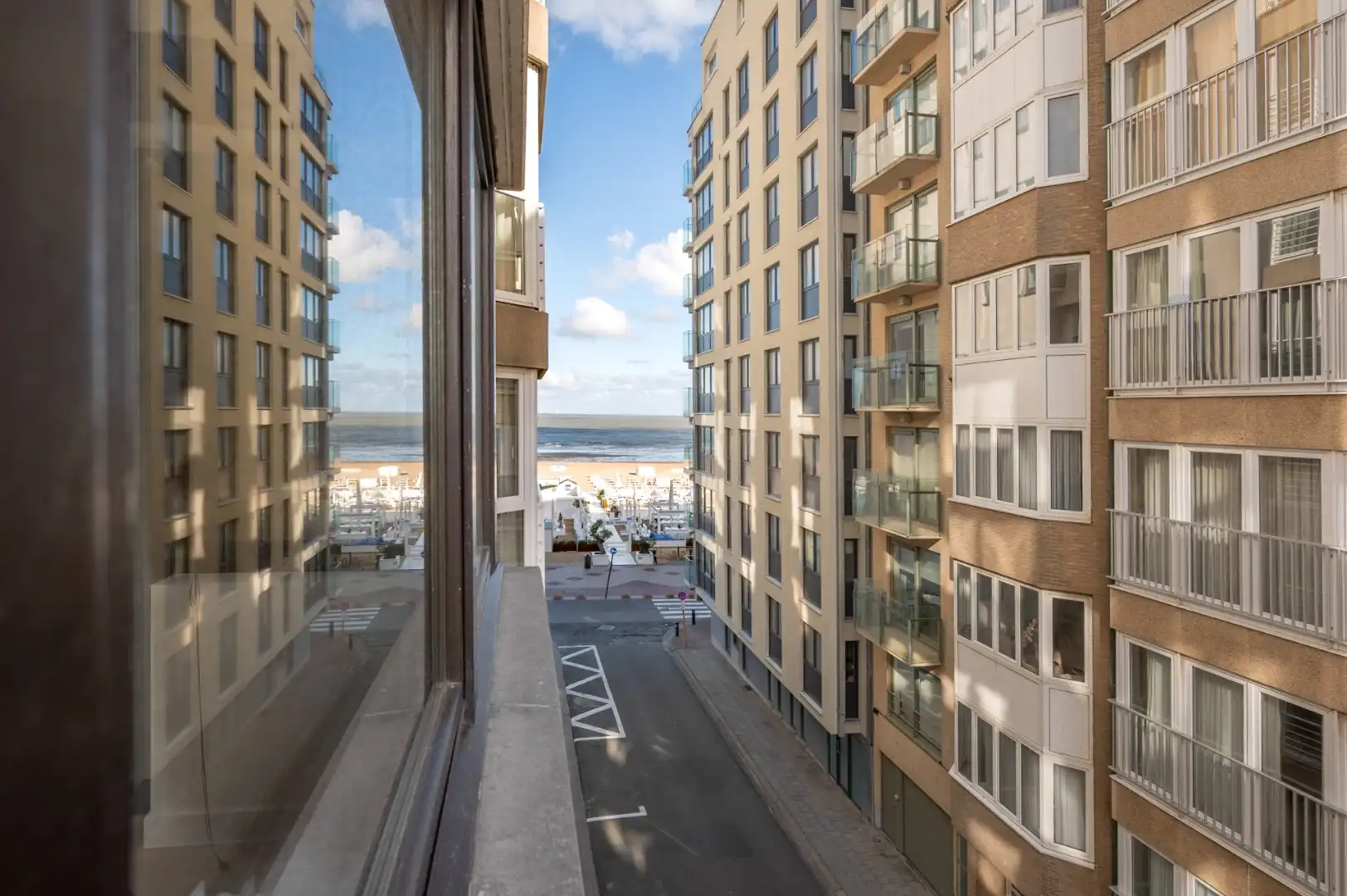 Lichtrijk appartement met zijdelings zeezicht en prachtig open zicht over Duinbergen foto 9