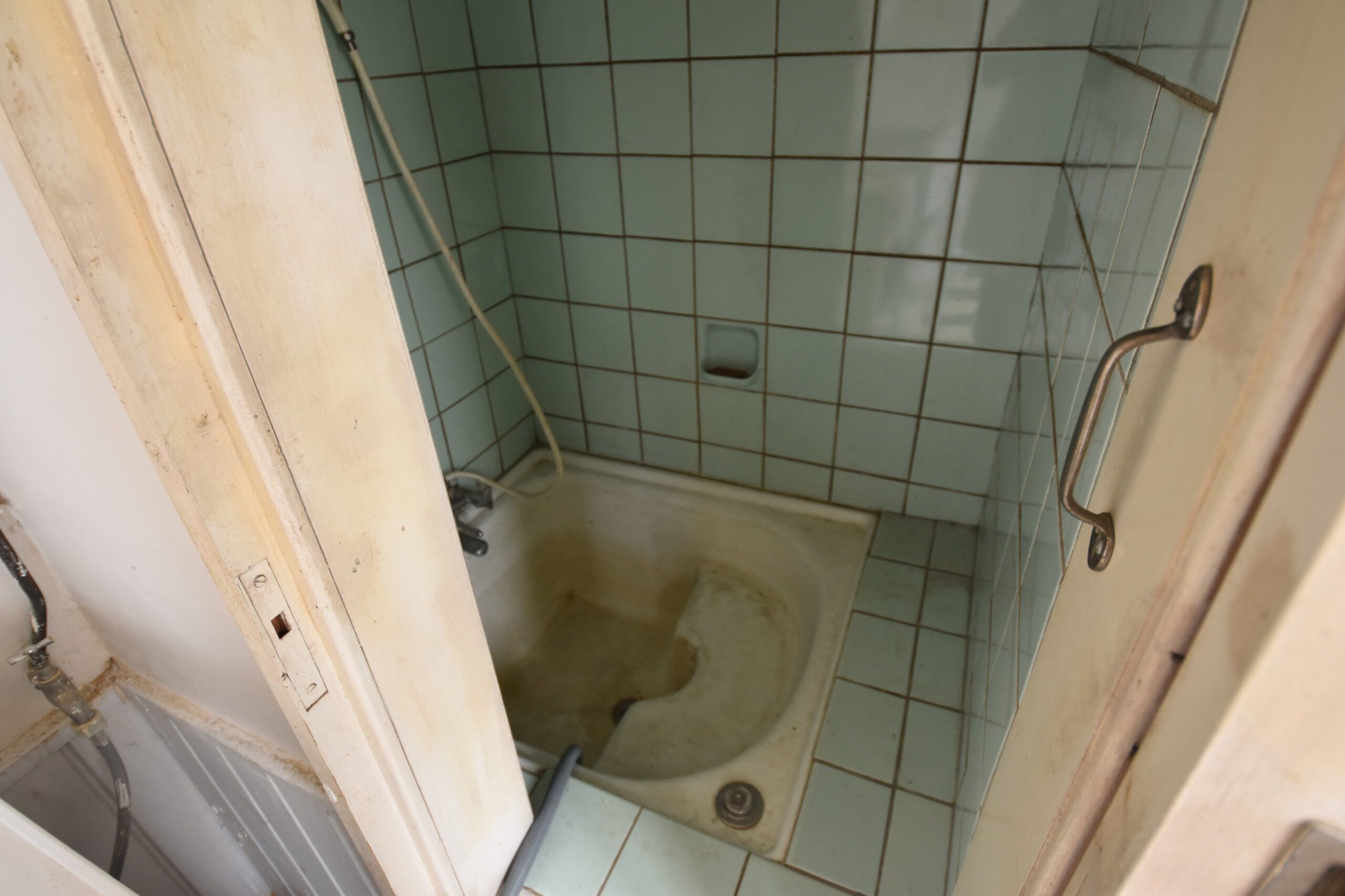 Ben je op zoek naar een gezellige renovatiewoning met uitzonderlijk veel potentieel? foto 19