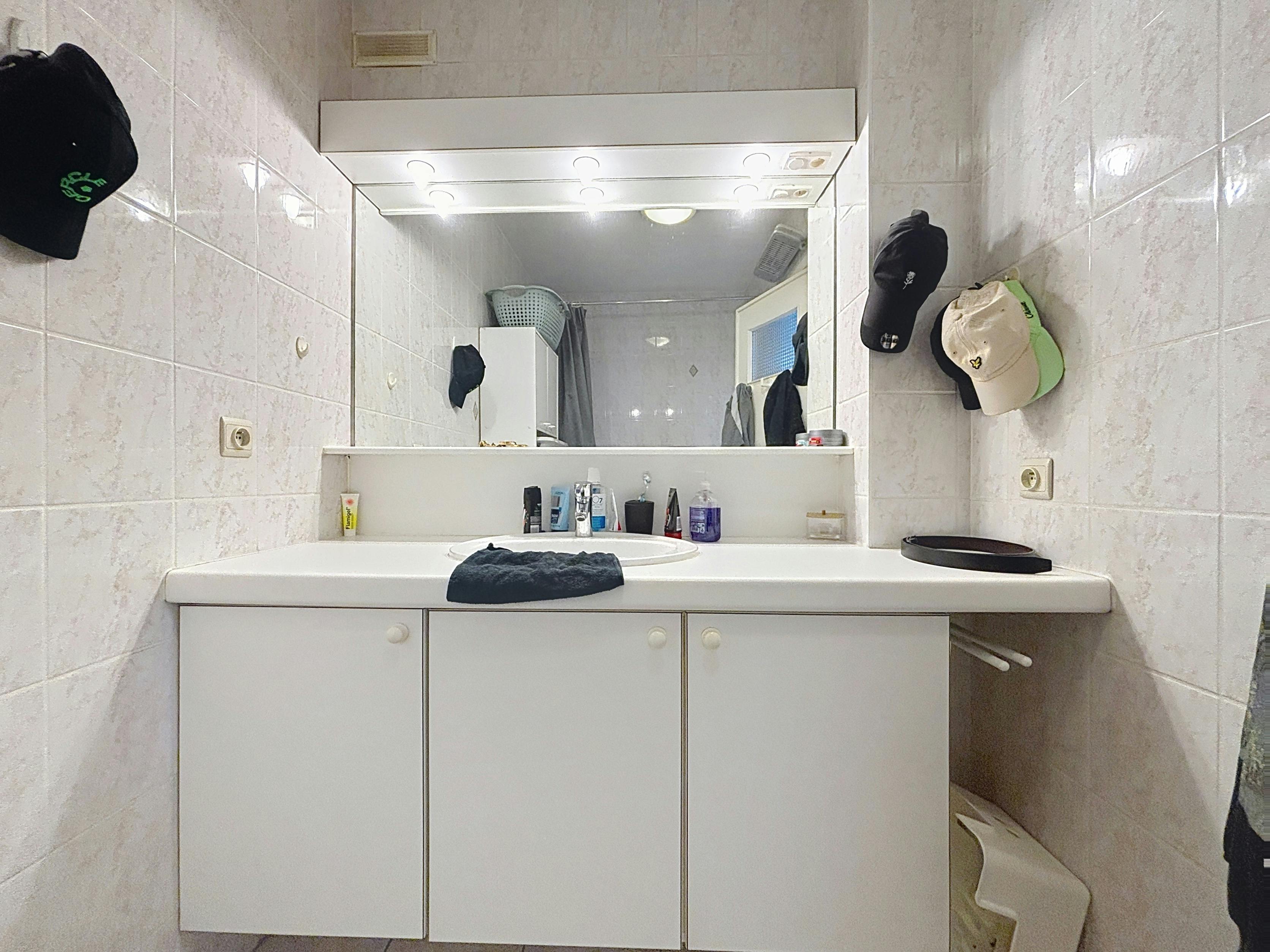 Appartement te koop met 2 slaapkamers en garage te St-Michiels foto 8