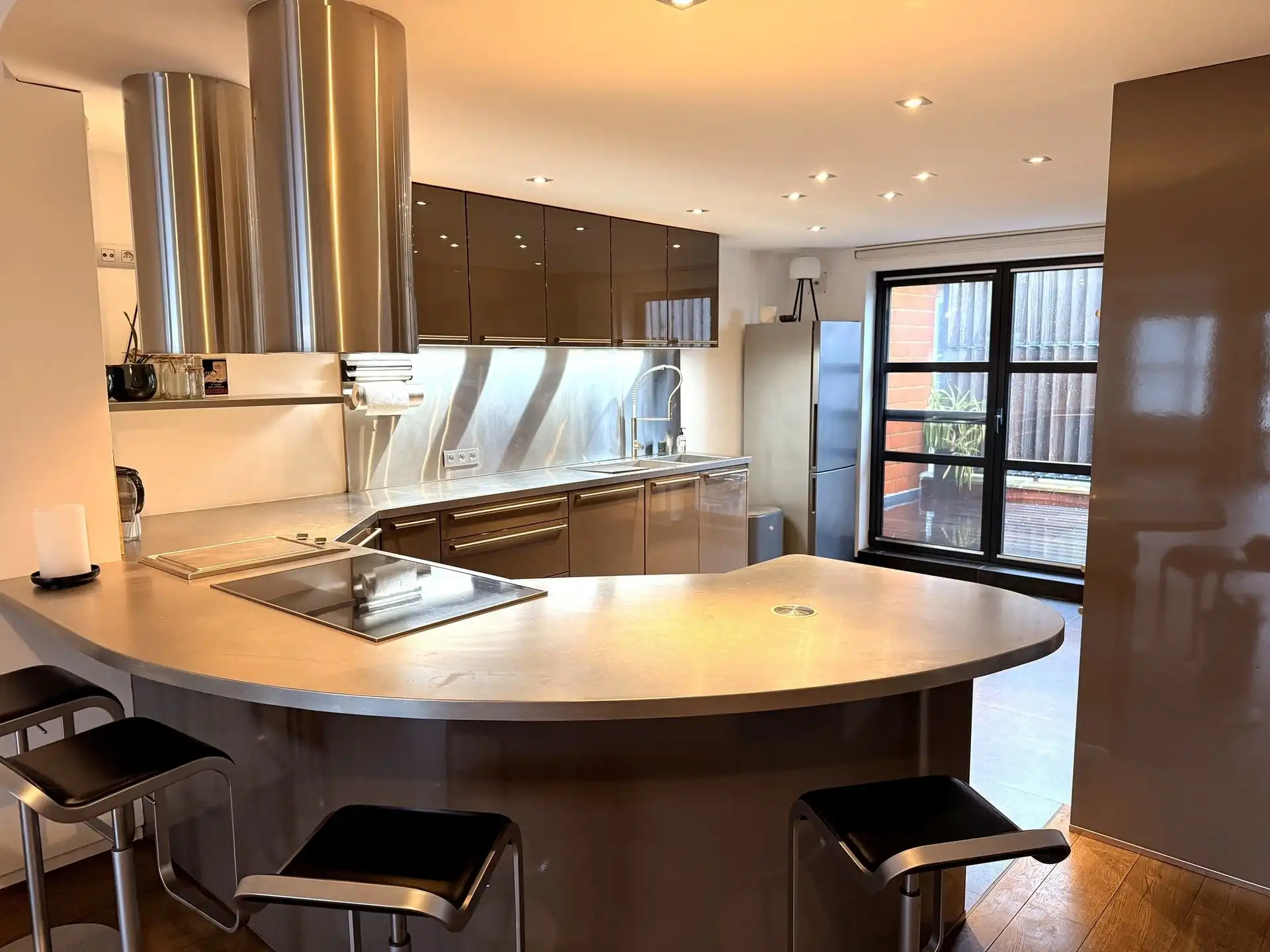 Stijlvol en lichtrijk appartement met twee terrassen en open uitzicht foto 5