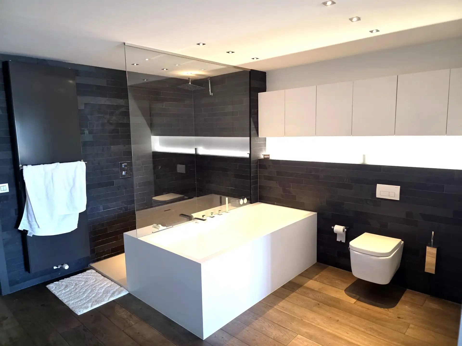 Stijlvol en lichtrijk appartement met twee terrassen en open uitzicht foto 5