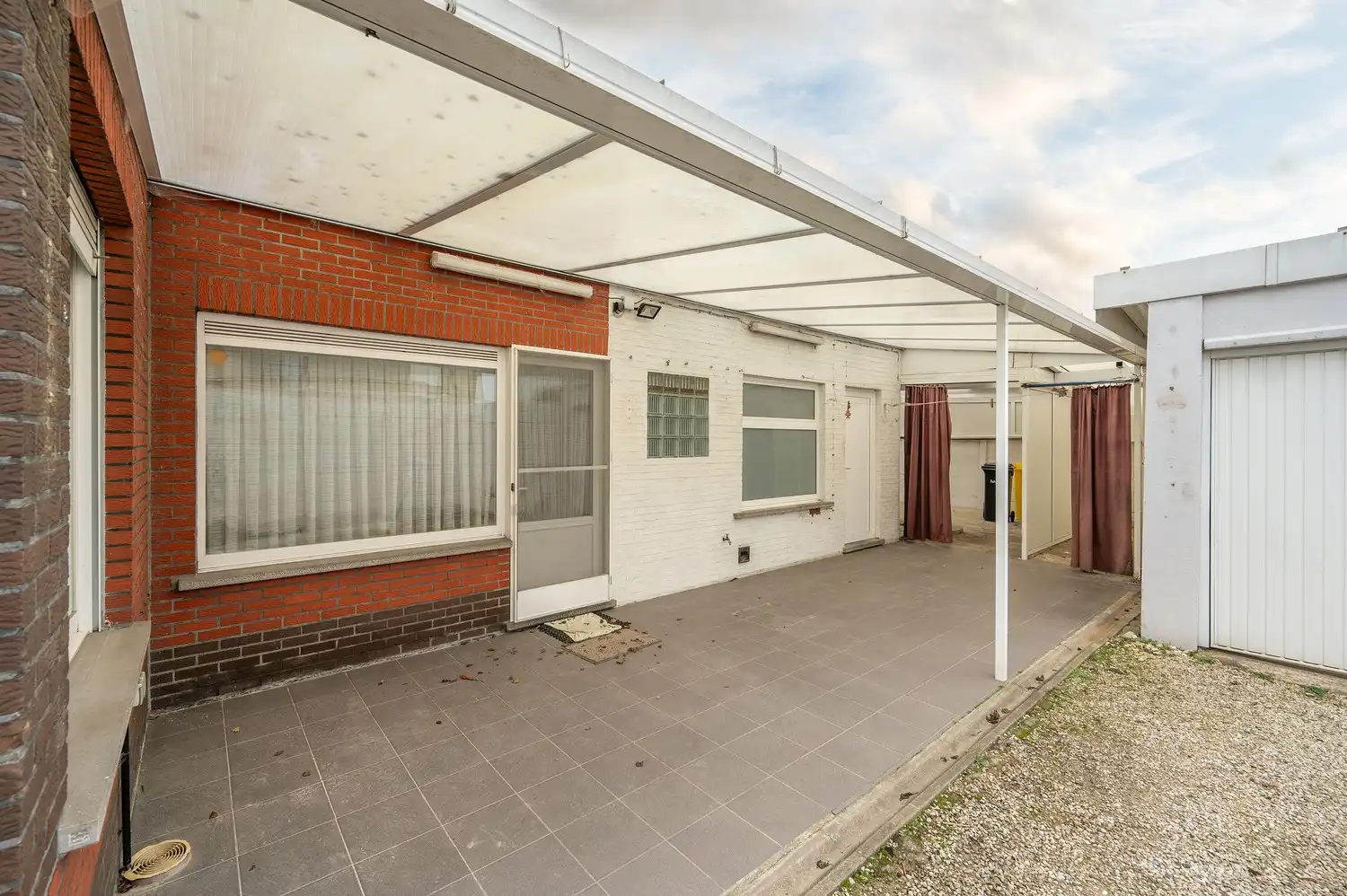 Halfopen bebouwing in doodlopende straat. foto 25