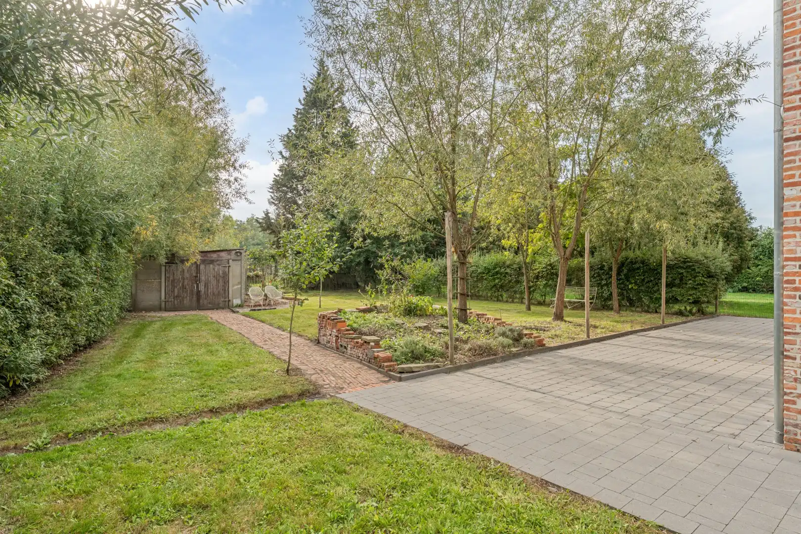 Ruime woning met 4 slaapkamers en grote tuin in Kuringen foto 35
