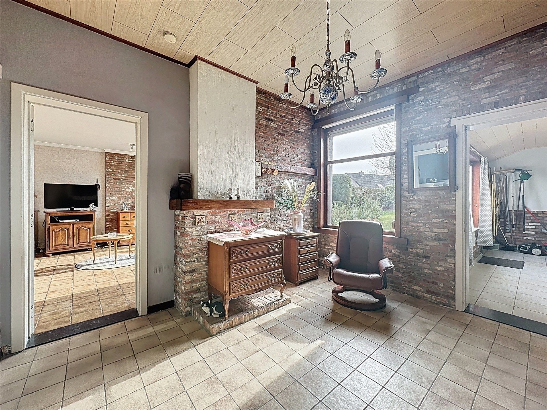 te renoveren woning met magazijn (220m²) op perceel van 1340m² foto 7