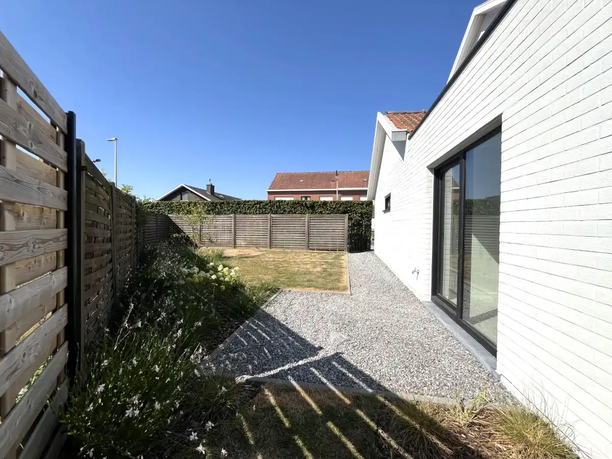 Ledegem – Volledig gerenoveerde halfopen woning met 3 slaapkamers en zonnige tuin foto 18