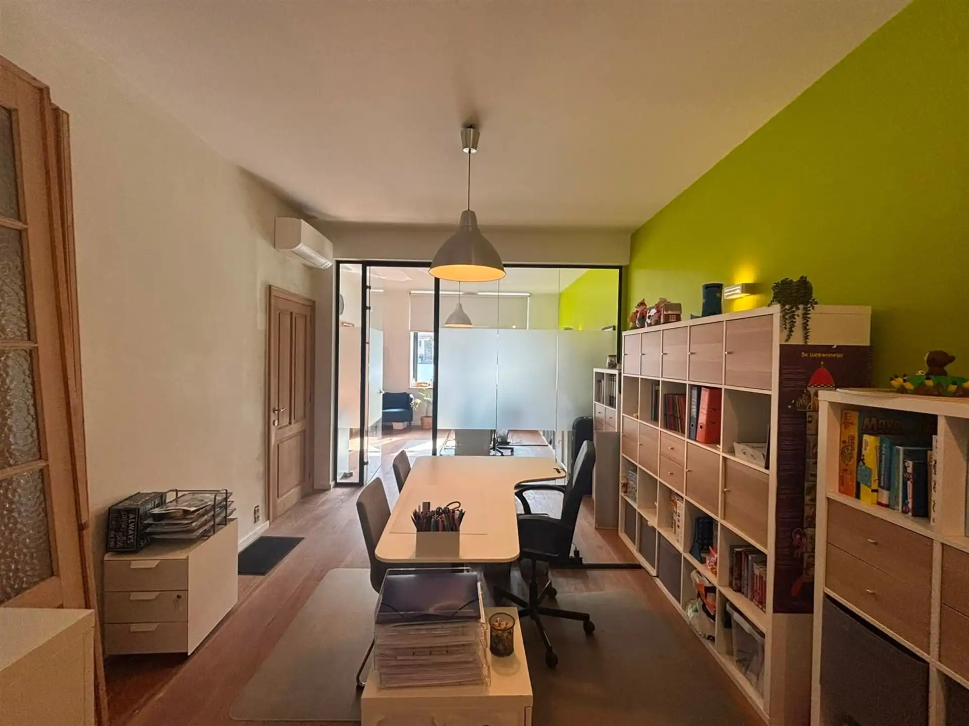 Commercieel pand te huur op toplocatie nabij centrum en E40 foto 5