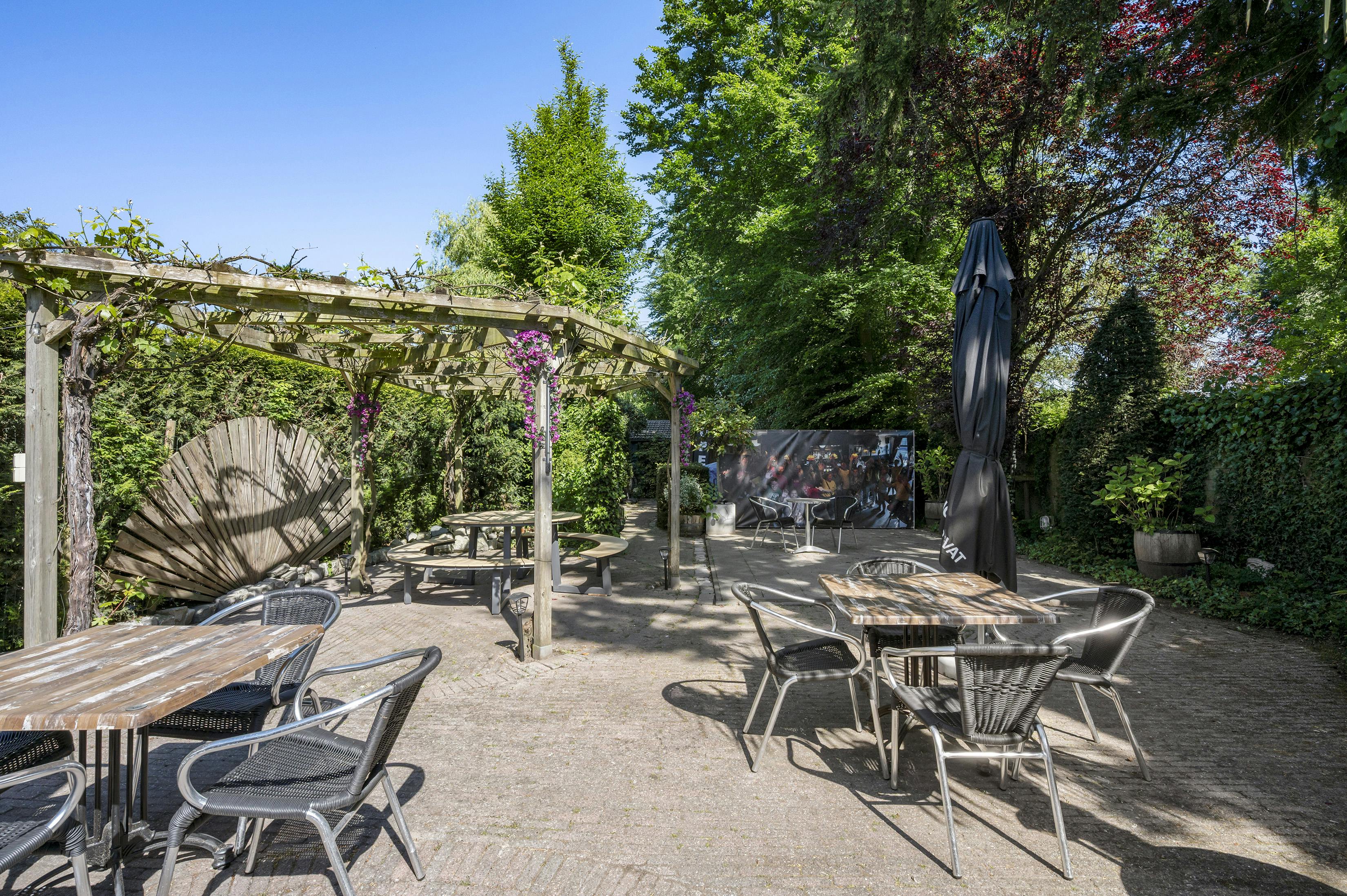 Woning met charmante kroeg en tuinterras te koop! foto 16