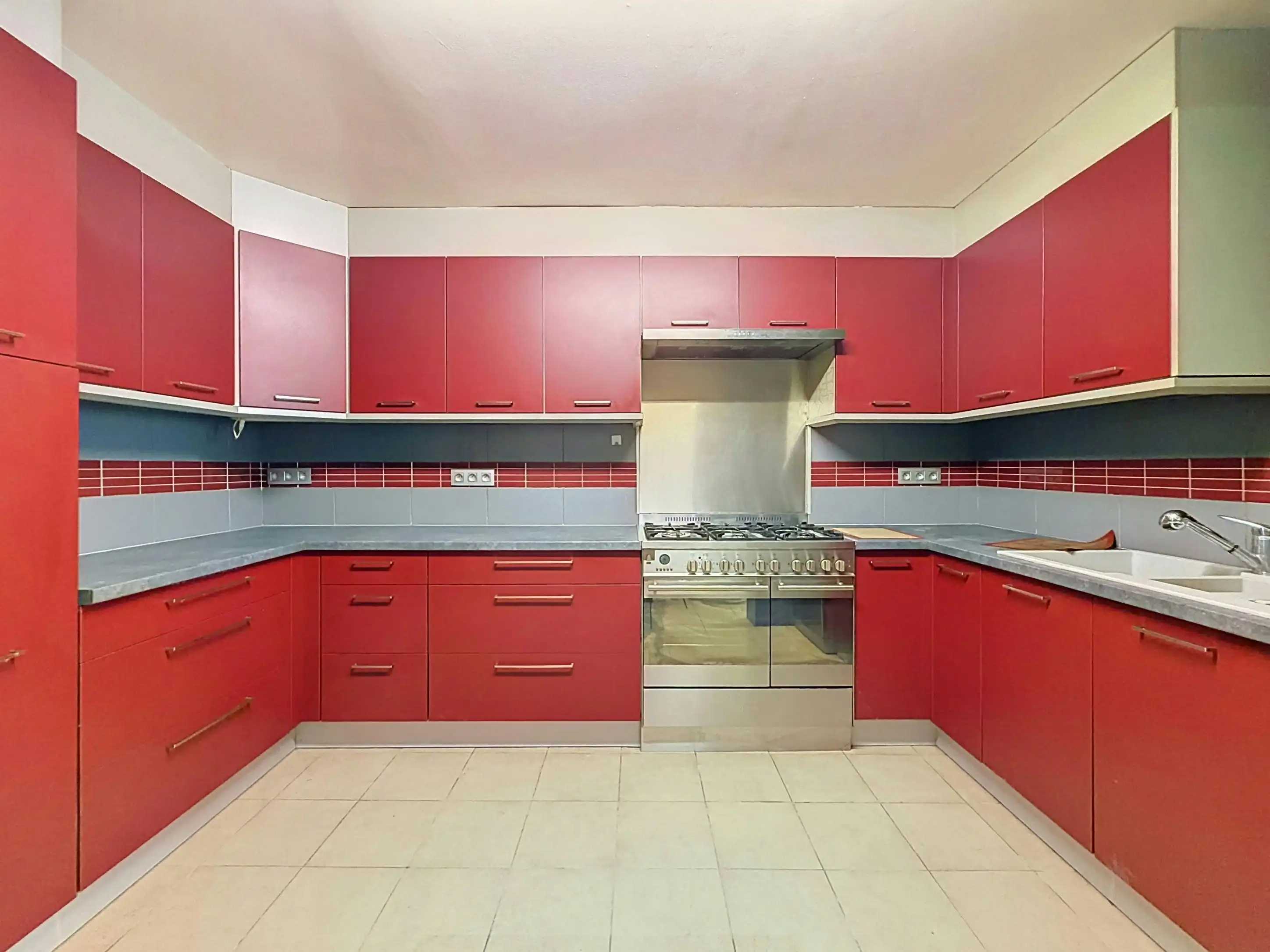 Te renoveren woning met 5 slaapkamers vlakbij Rivierenhof  foto 7