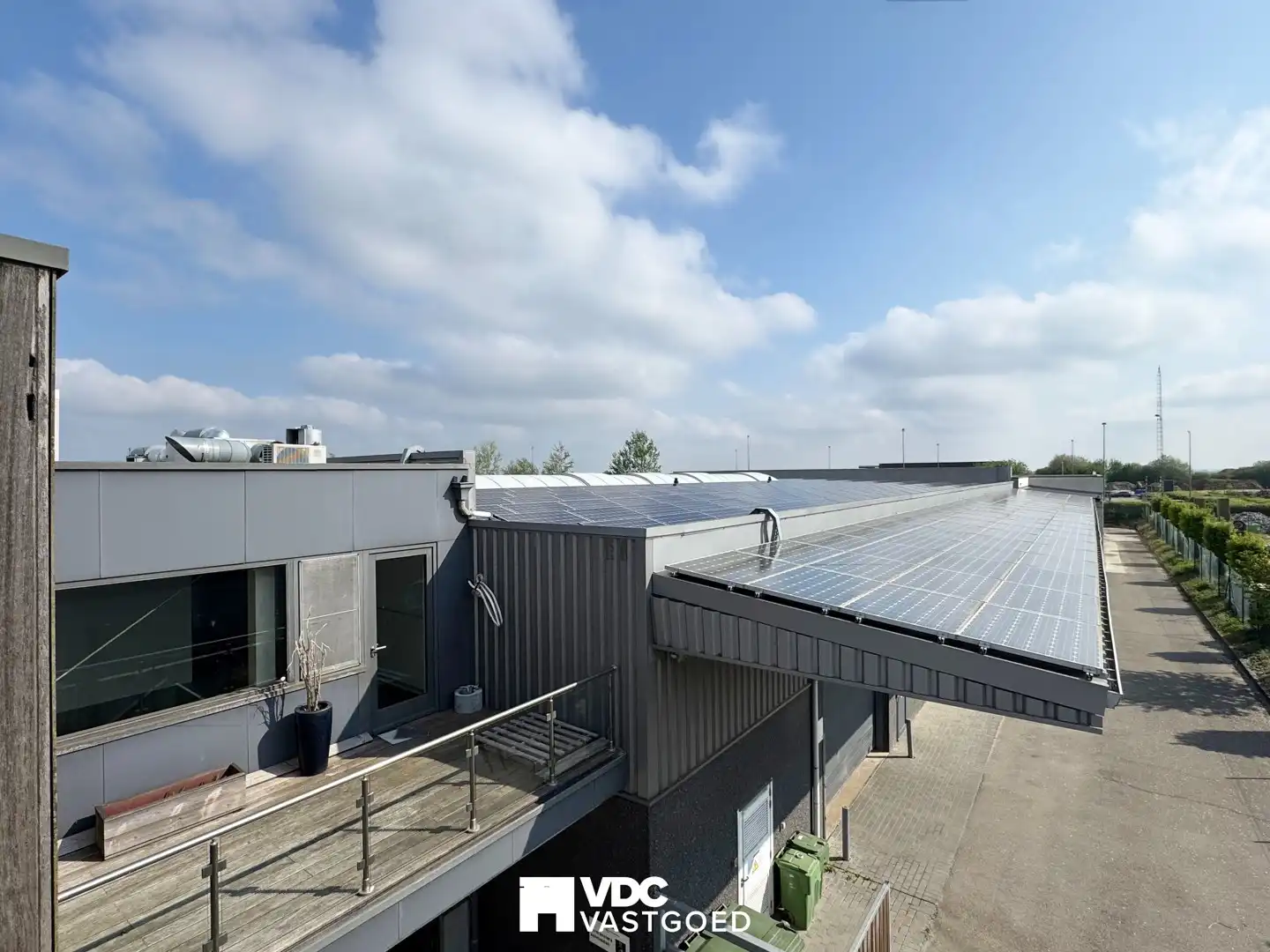 Representatief bedrijfscomplex met kantoren, dubbele industriehal, vergaderfaciliteiten, woongelegenheid en zonnepanelen foto 35