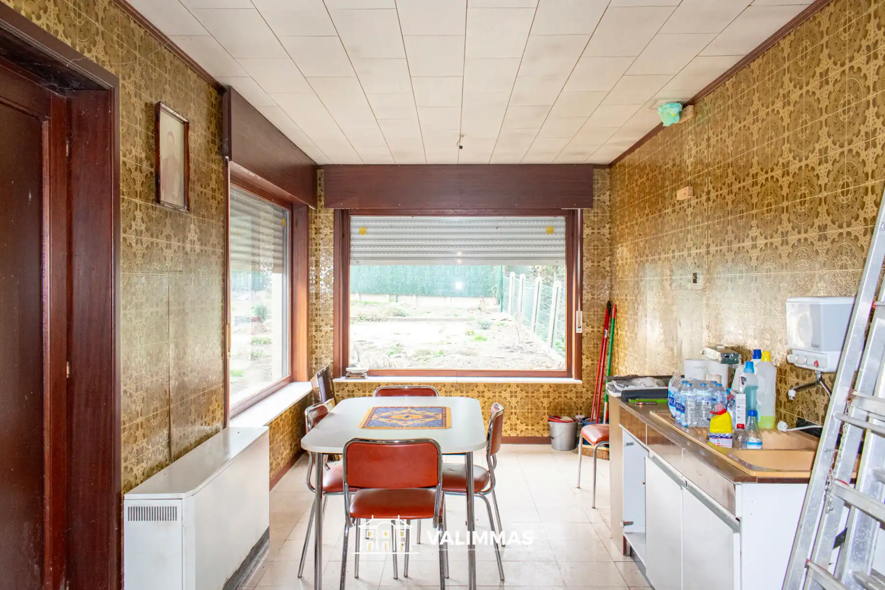 Centrum: op te knappen driegevelwoning met garage en tuin... foto 10