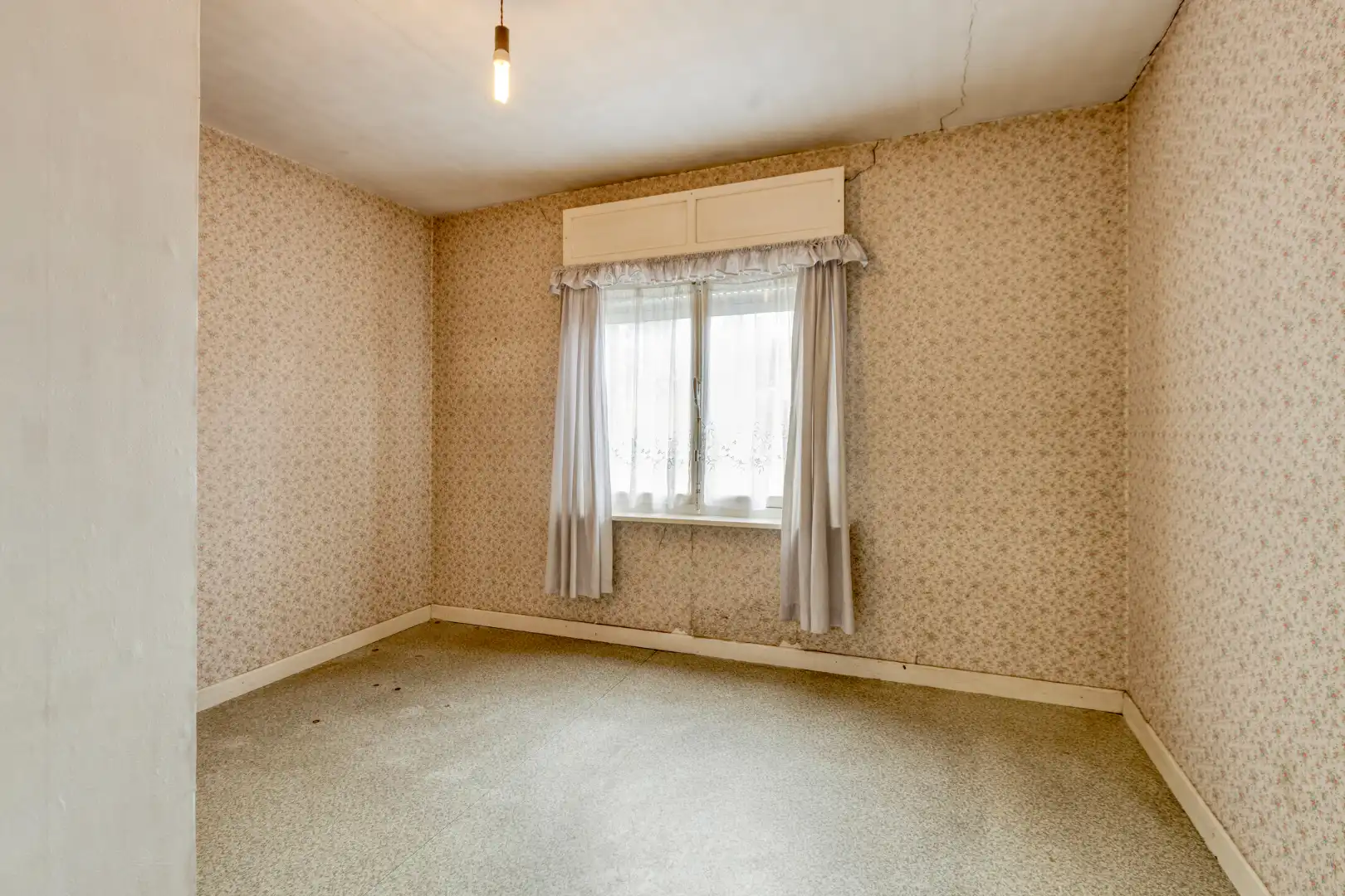 Te renoveren woning met 3 slaapkamers en ruime tuin op 1.065 m² te OLV Olen !  foto 13