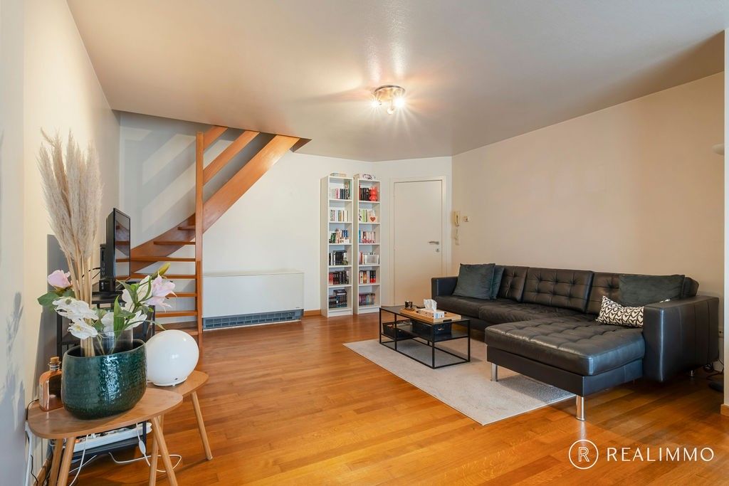 Duplexappartement met ruim terras in hartje Stasegem foto 3