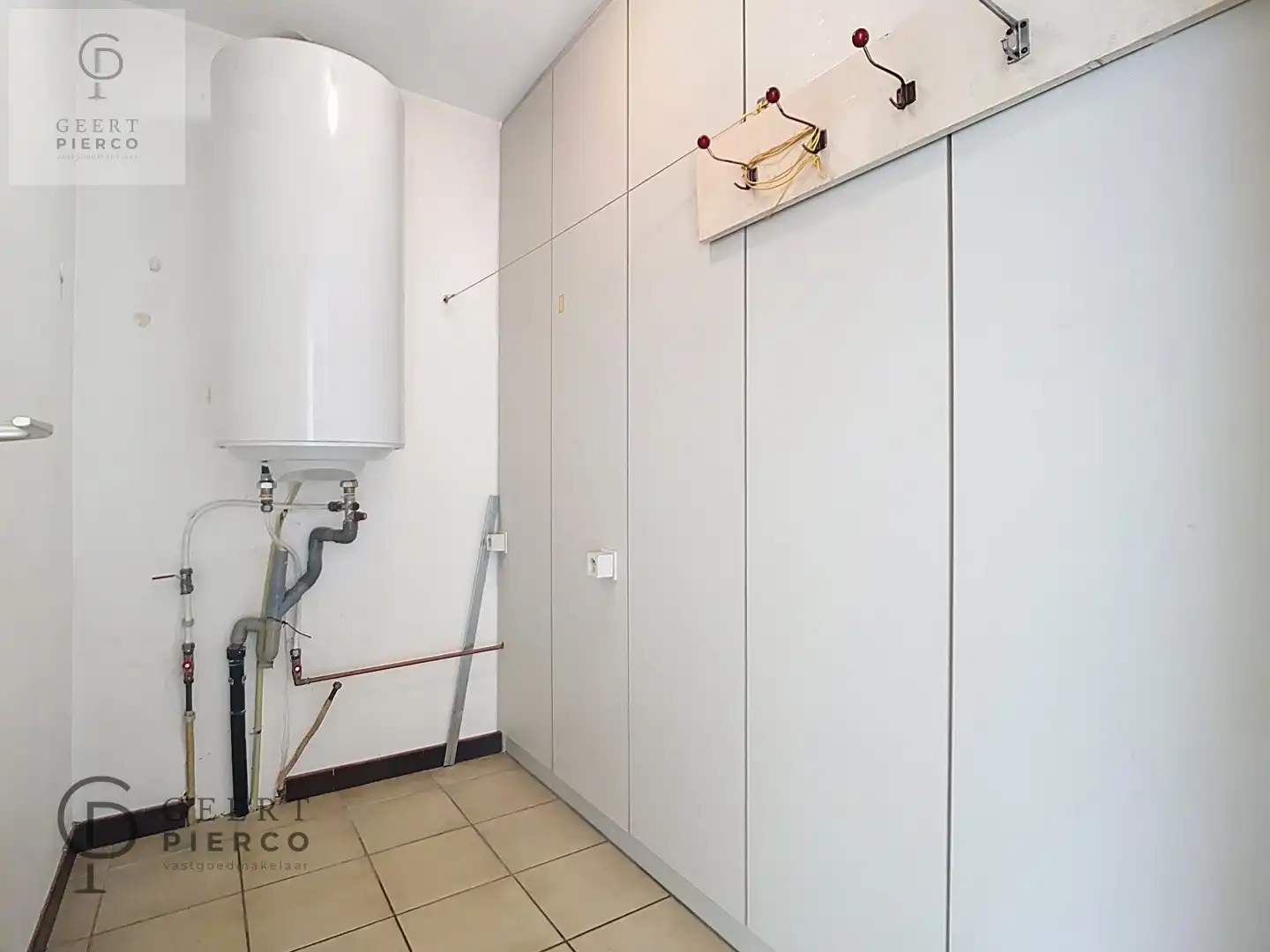 Zeer ruim appartement op de tweede verdieping met ondergrondse parkeerruimte foto 17