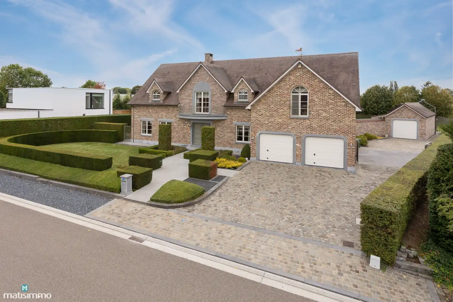 RIANTE INSTAPKLARE VILLA MET 4 SLAAPKAMERS EN RUIME TUIN IN HET LANDELIJKE MARTENSLINDE foto {{pictureIndex}}