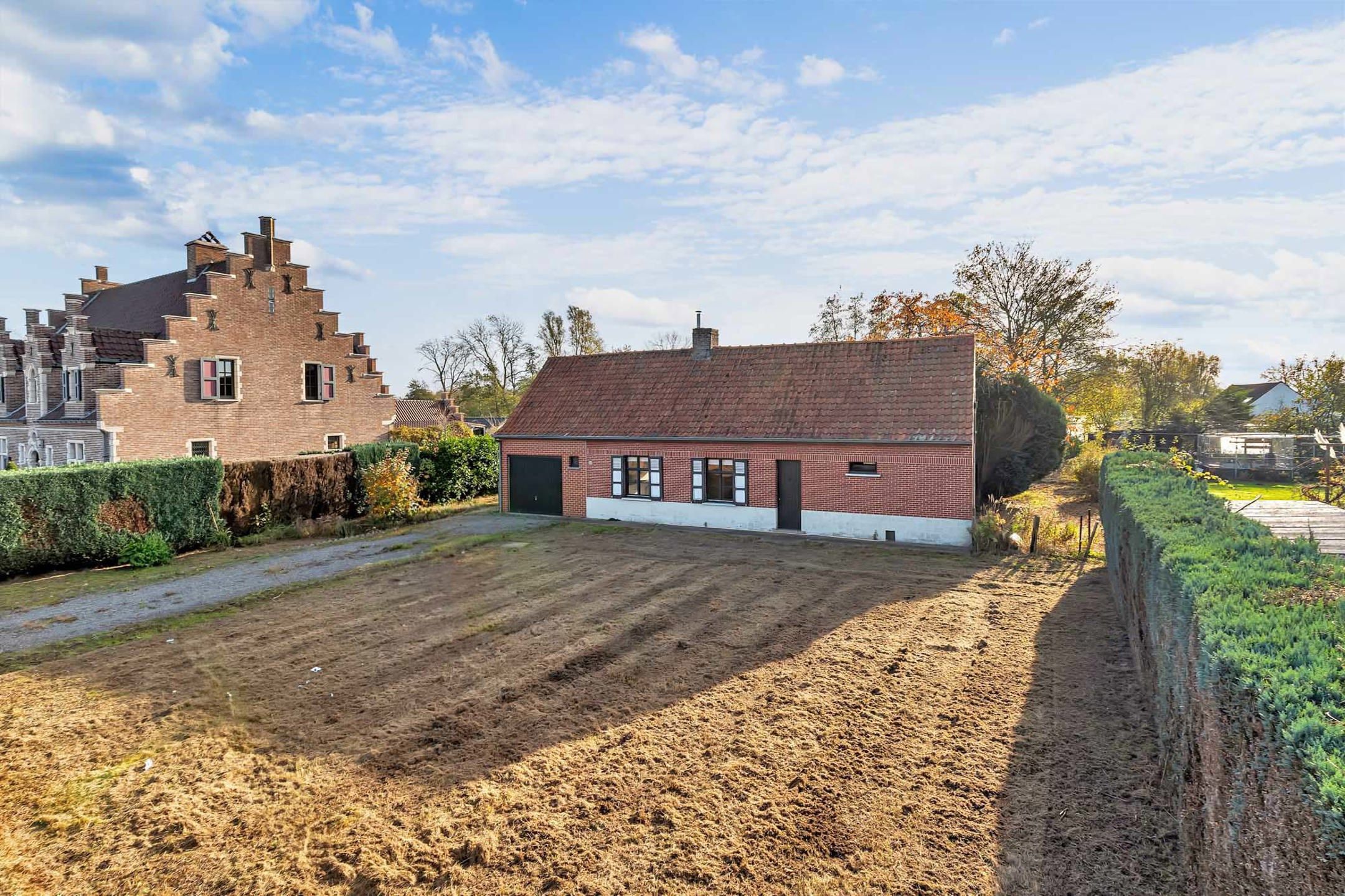 Volledig te renoveren/af te breken woning met (ver)bouwmogelijkheden foto 11