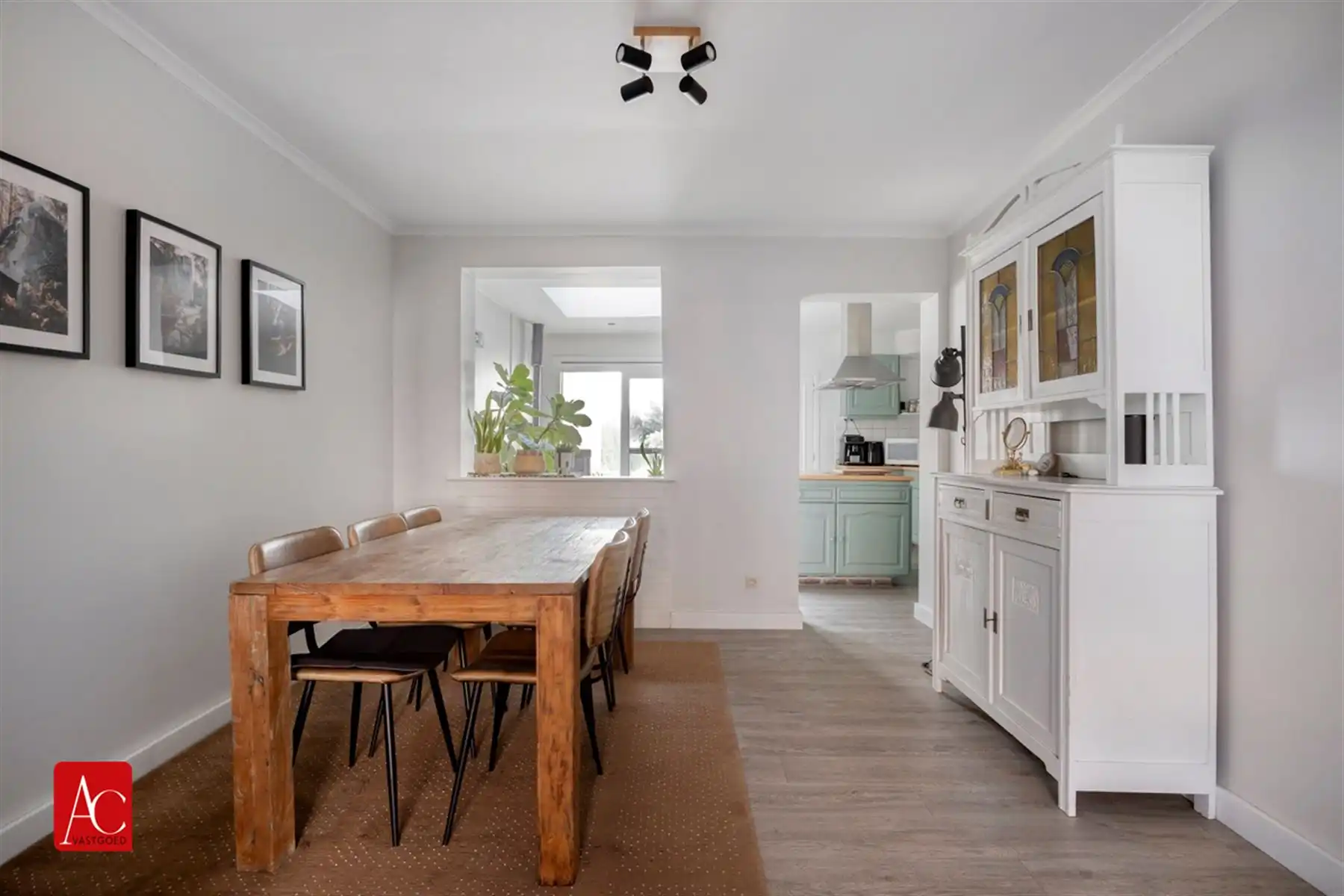 Recent gerenoveerde woning met 3 slpkrs en prachtige tuin foto 6