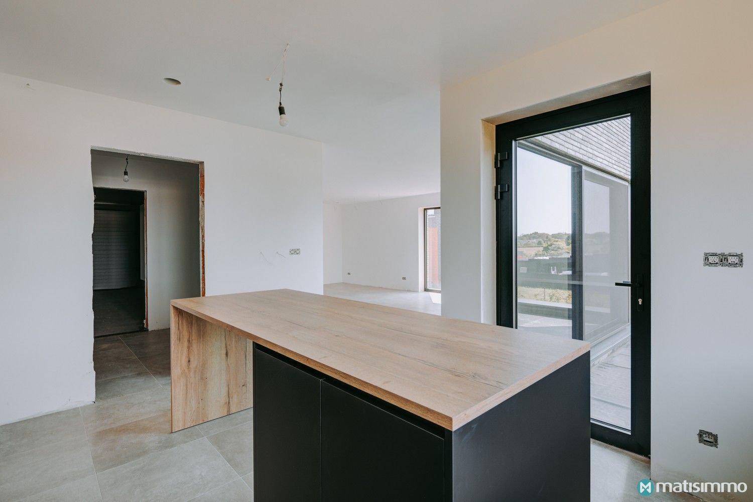 MODERNE NIEUWBOUWWONING MET 3 SLAAPKAMERS, INPANDIGE GARAGE EN VOLLEDIG ONDERKELDERD VLAKBIJ HET CENTRUM VAN BILZEN foto 9