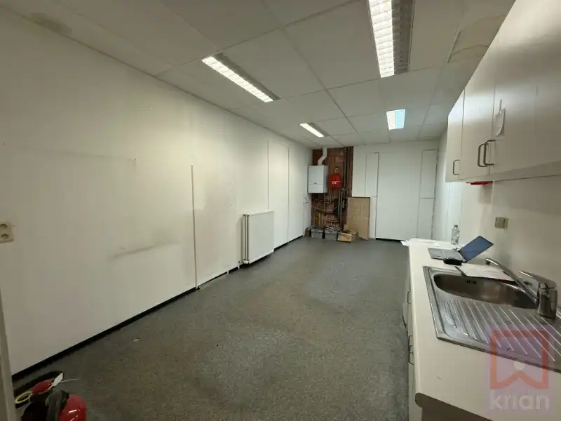 Strategisch handelspand op toplocatie in Geel foto 7