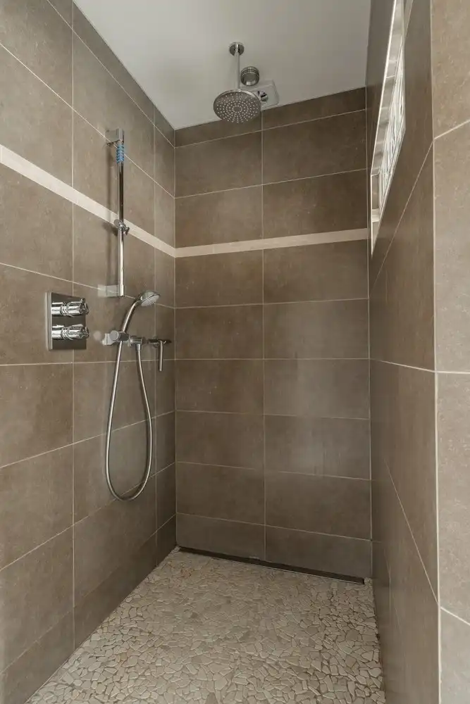 Bekende frituur met super mooi duplex appartement en zwembad te Achel foto 38