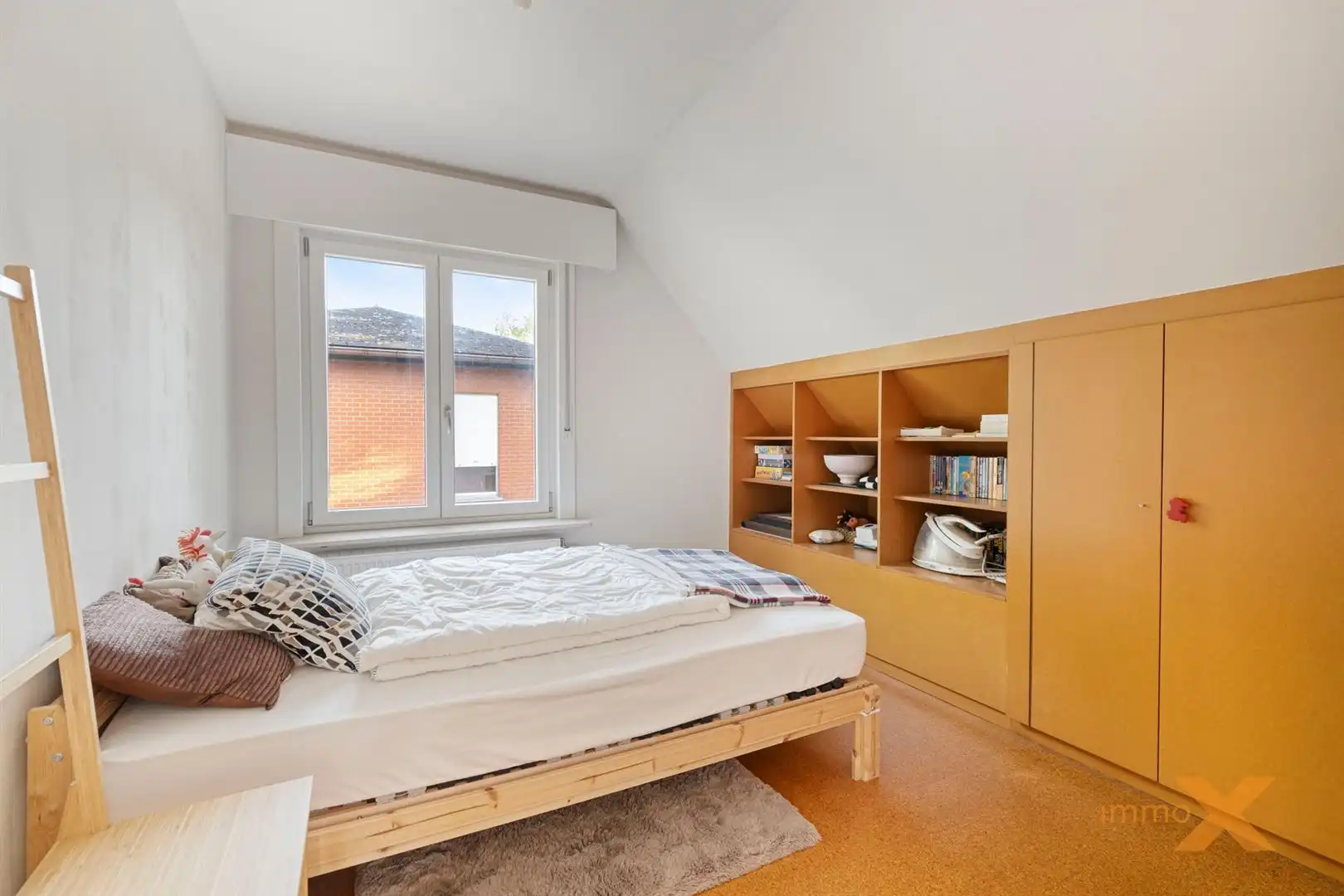 RUIME VILLA MET 4 SLPKS EN GROTE GARAGE foto 22