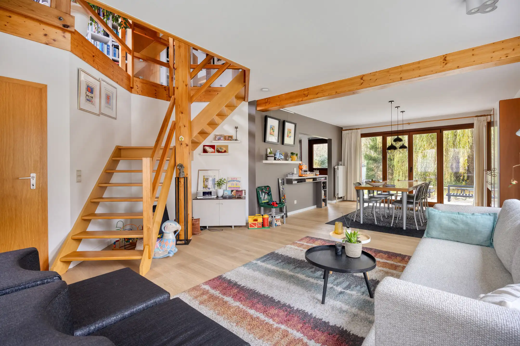 Energiezuinige woning met 5 slaapkamers & tuin op toplocatie foto 4