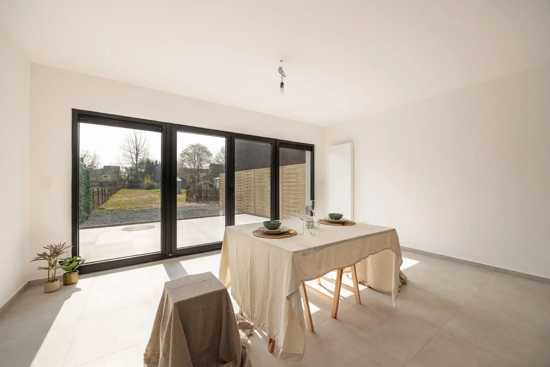 Gerenoveerde gezinswoning met tuin in rustige omgeving foto 9