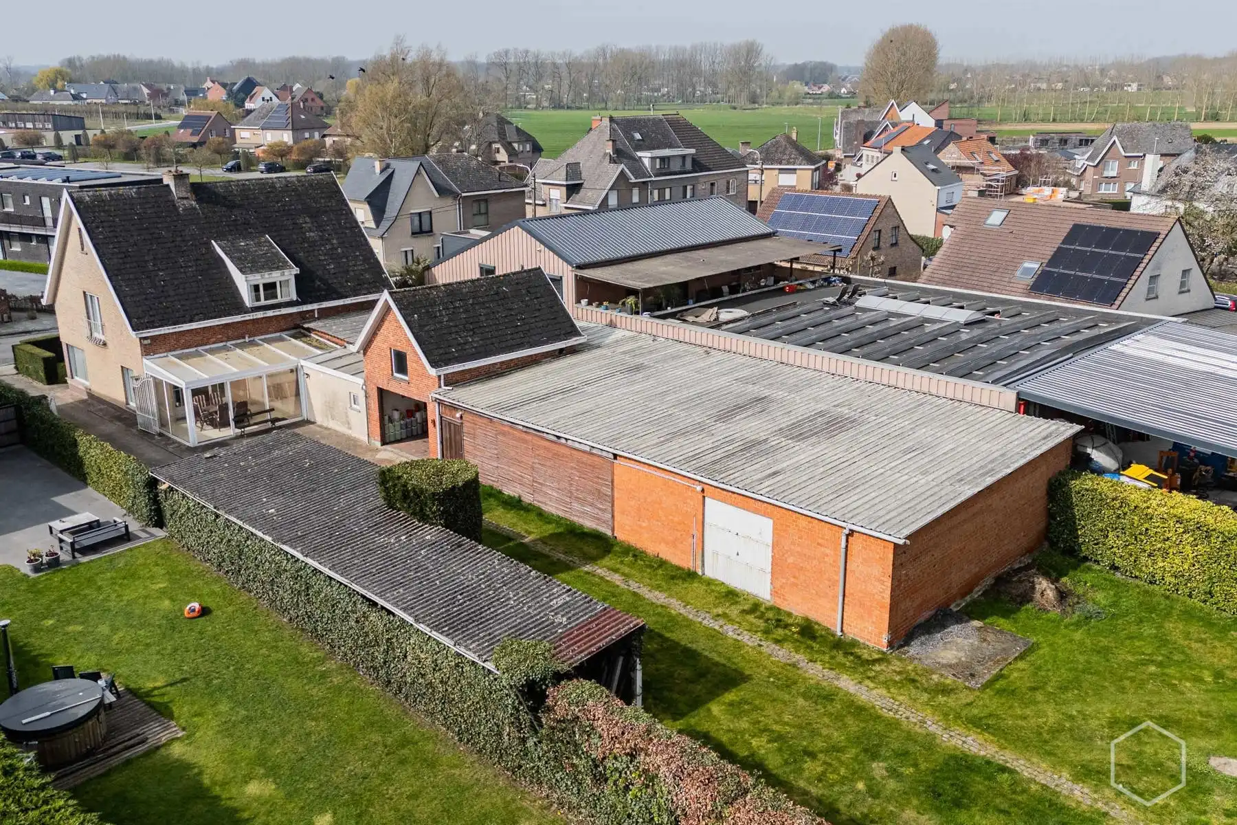 Te renoveren open bebouwing op 12a 59ca met garage van 290m² foto 26