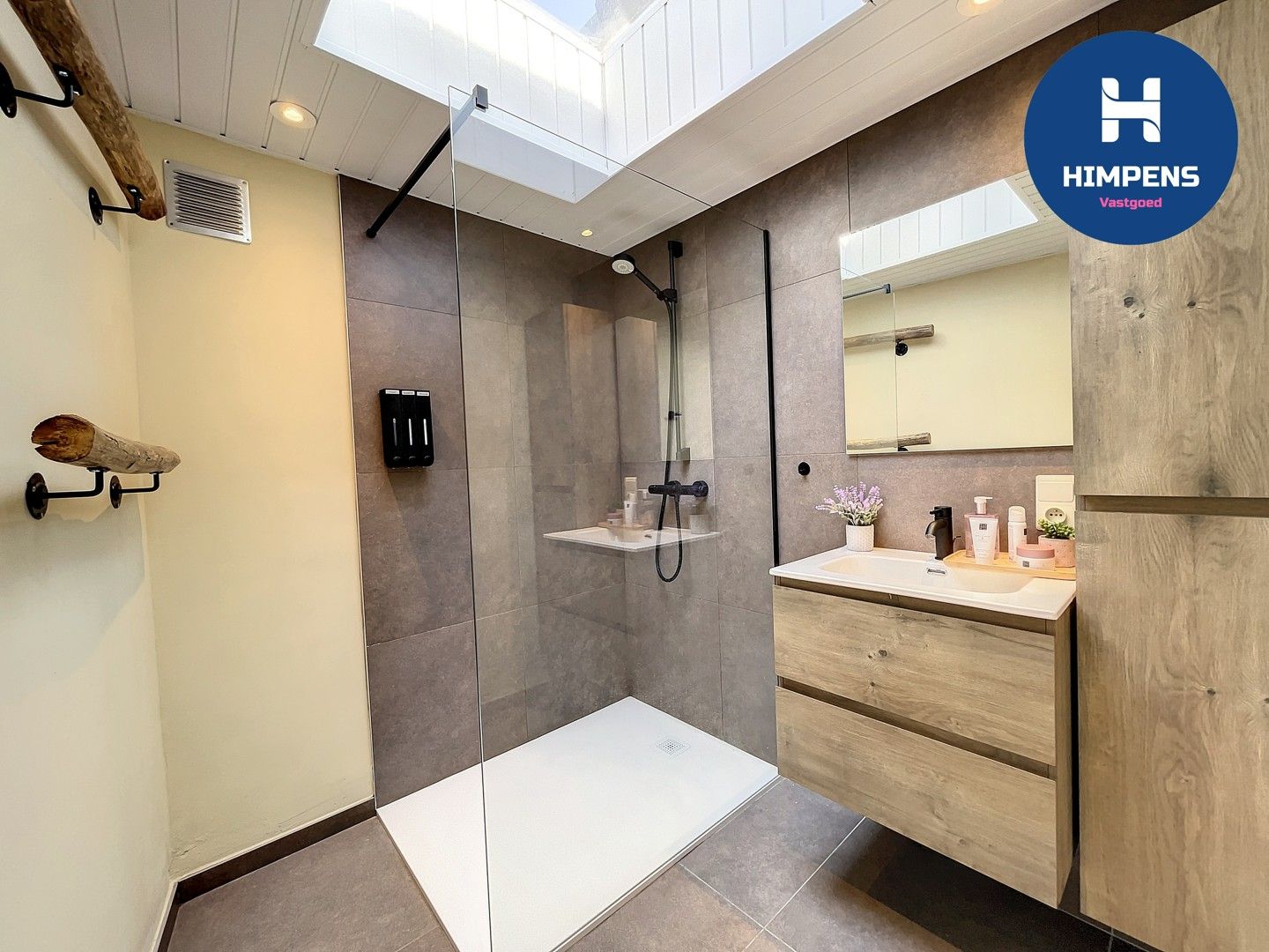 Instapklare woning te koop in het charmante Steenkerke! foto 18