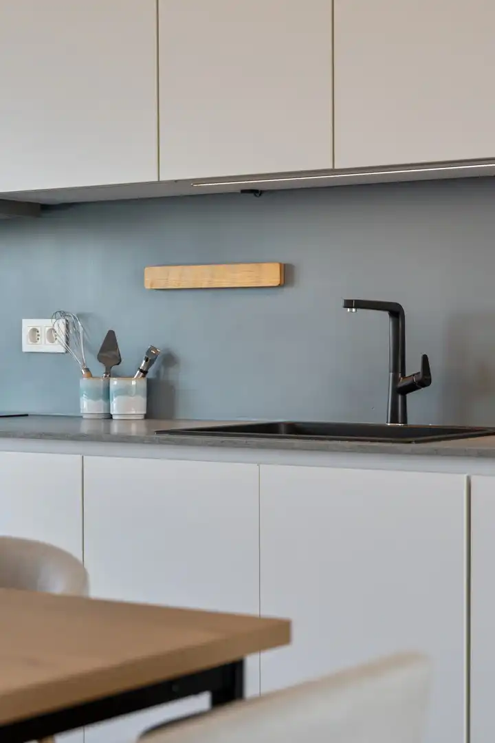 Instapklaar dakappartement met 2 terrassen in centrum Bree foto 23