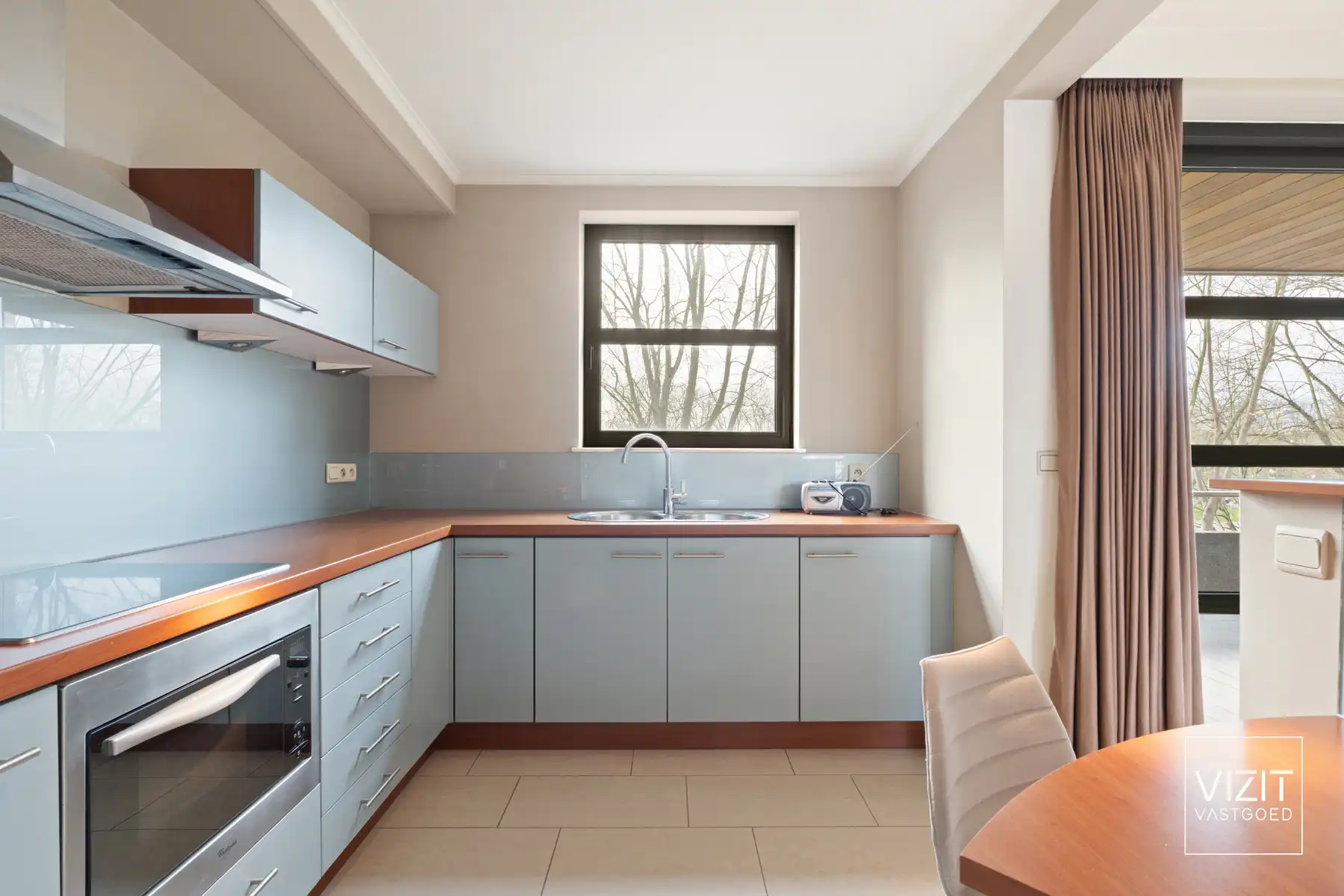 Appartement met twee slaapkamers en garage!  foto 4