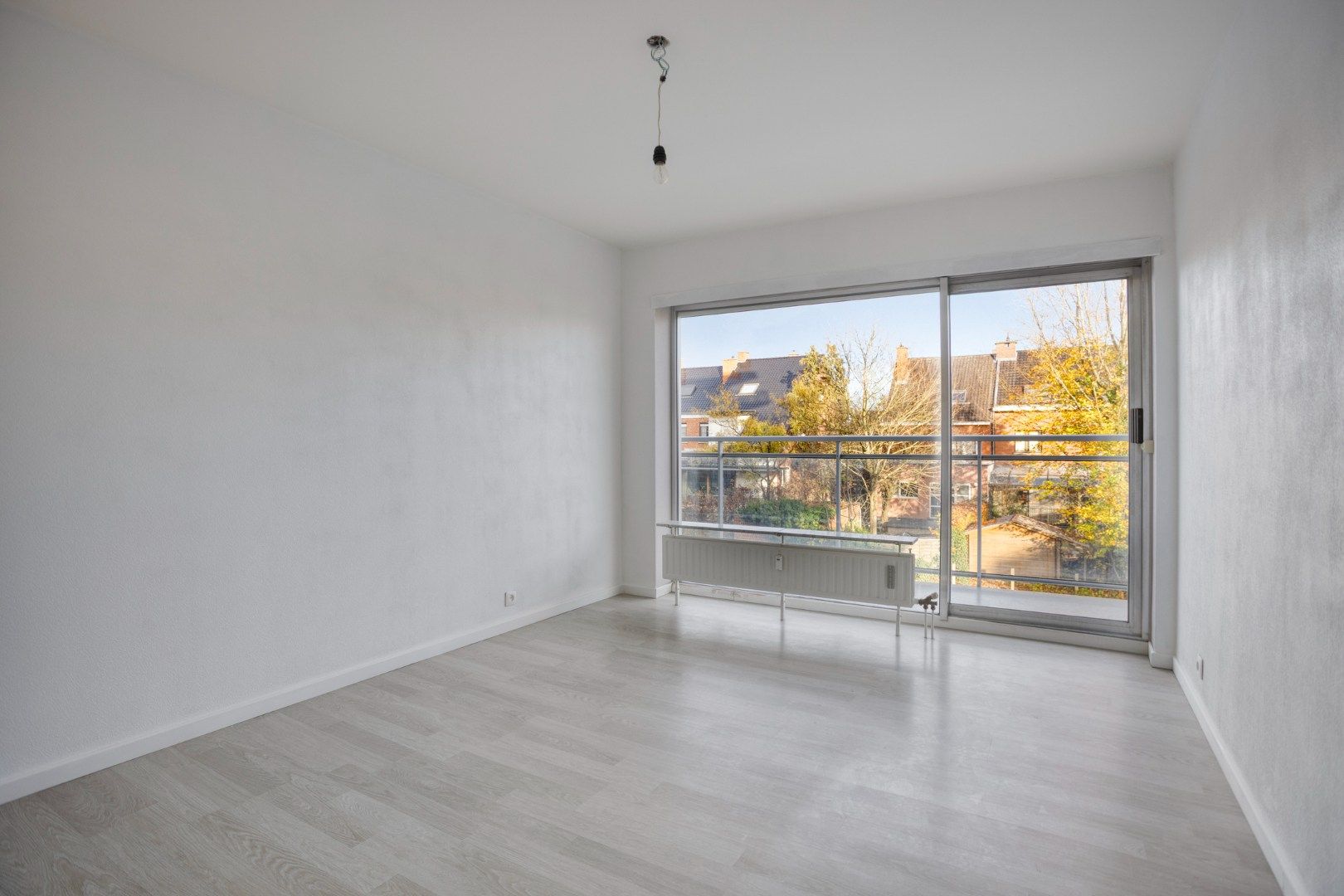 Gerenoveerd appartement met 3 slaapkamers, ruim terras, kelderberging en garagebox – EPC 188 kWh/m² - bewoonbare opp. 98 m² foto 12