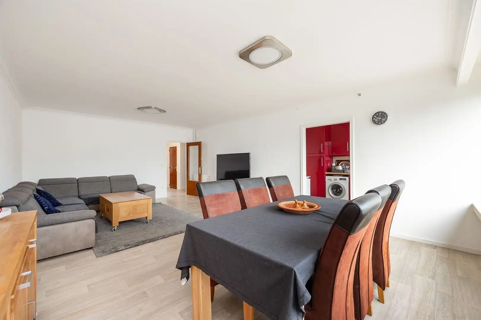 Appartement met 2 slaapkamers, terras en parking foto 6