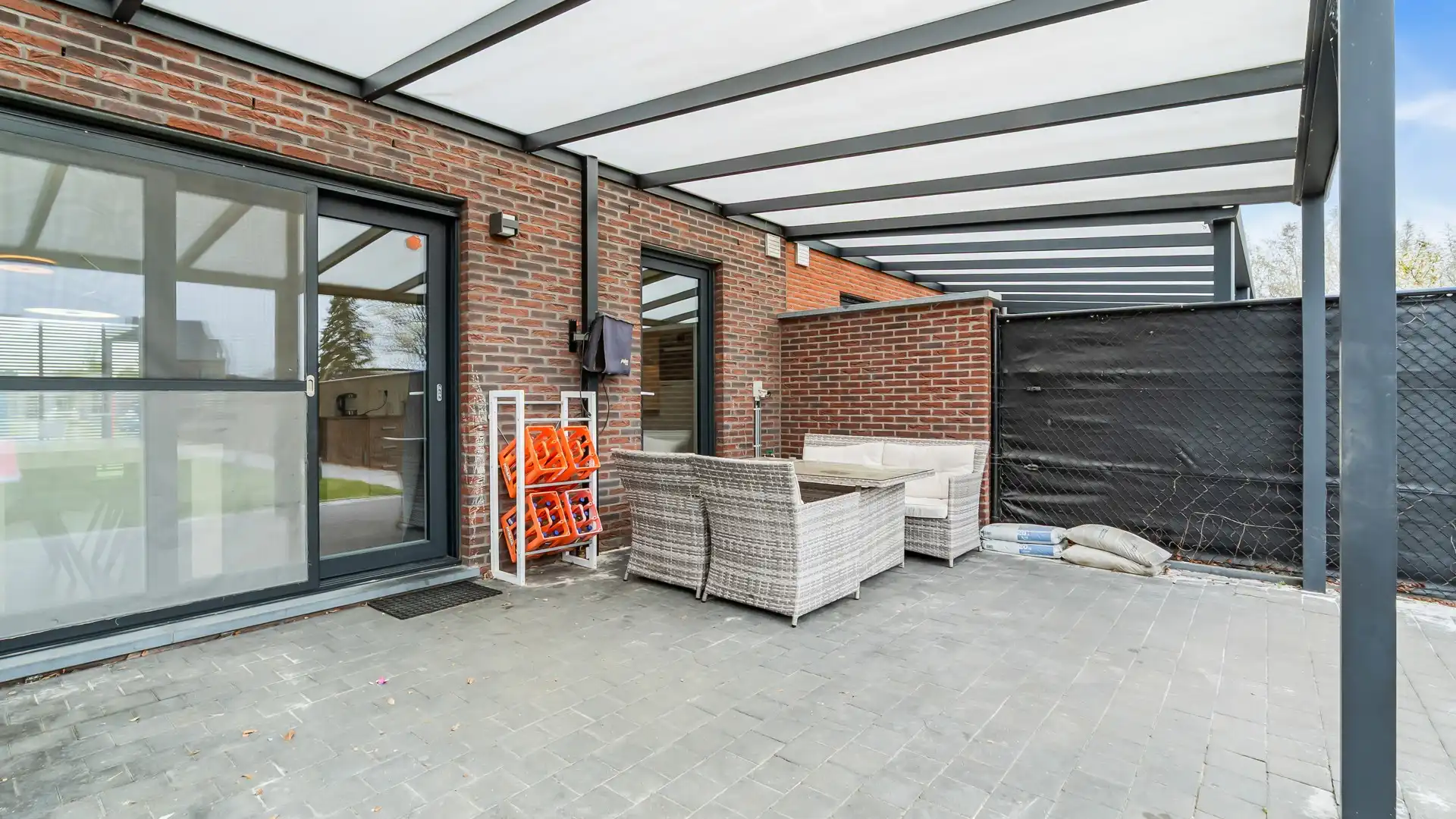 INSTAPKLARE ENERGIEZUINIGE GEZINSWONING MET 3 SLPKS EN ZONNEPANELEN TE KOOP IN MAASMECHELEN foto 15